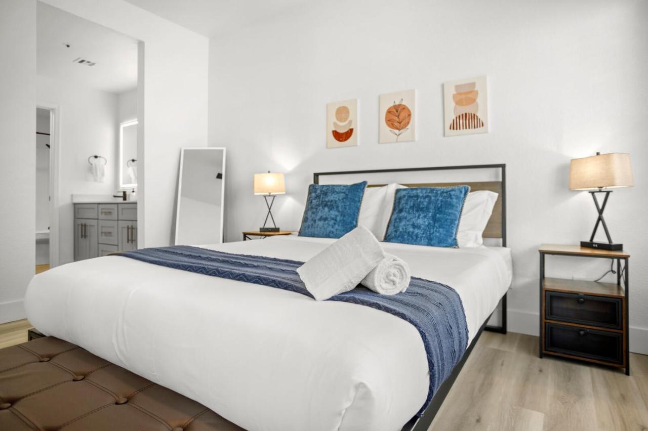 New Cozysuites Tpc With Parking, Pool