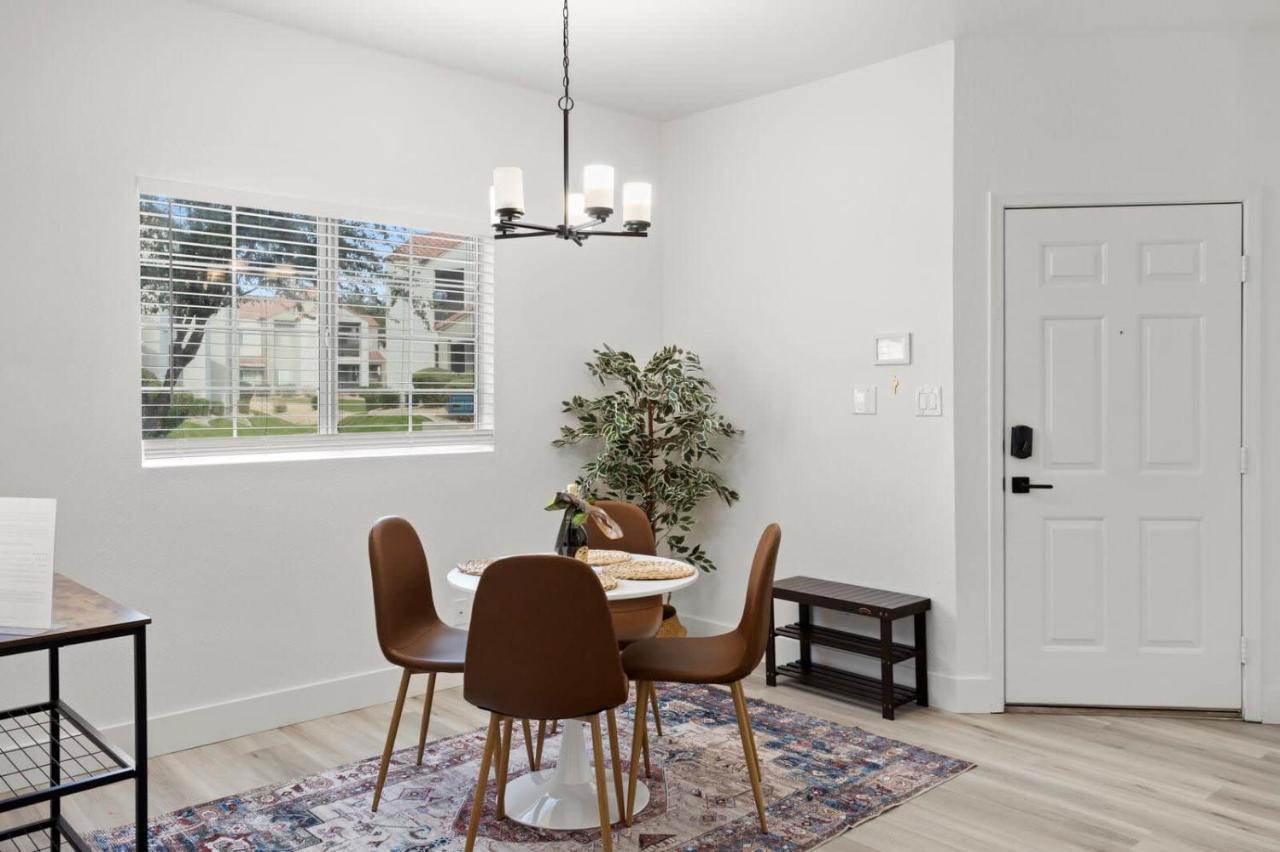 Apartment New Cozysuites Tpc With Parking, Pool *
