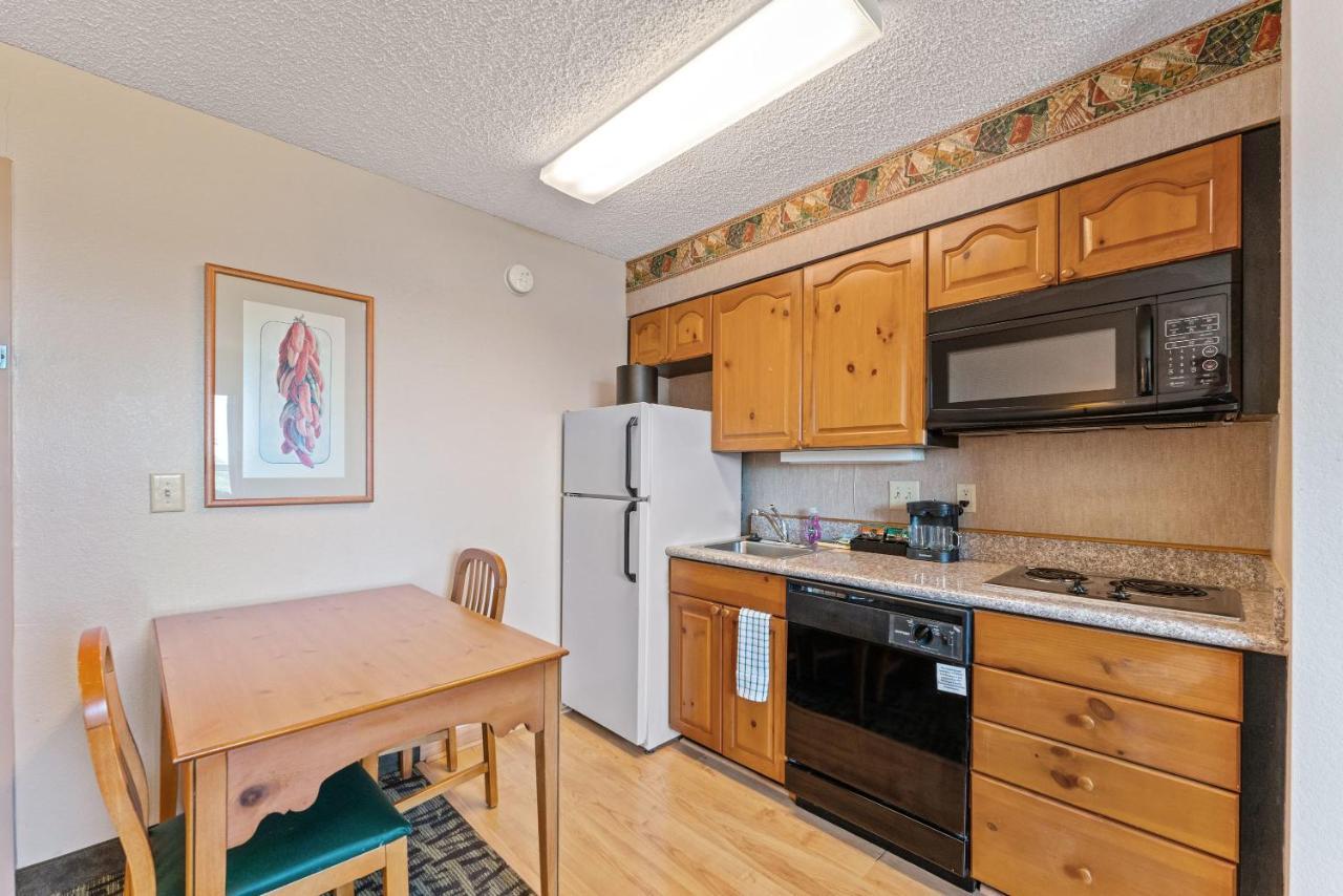 1 Bd 1 Ba Furnished Apartment