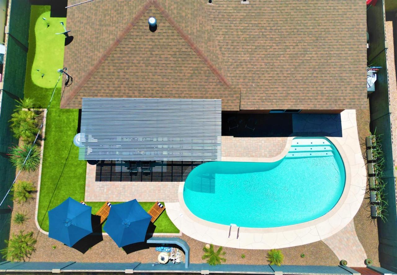 Old Town Heated Pool Close To Everything Holiday home *