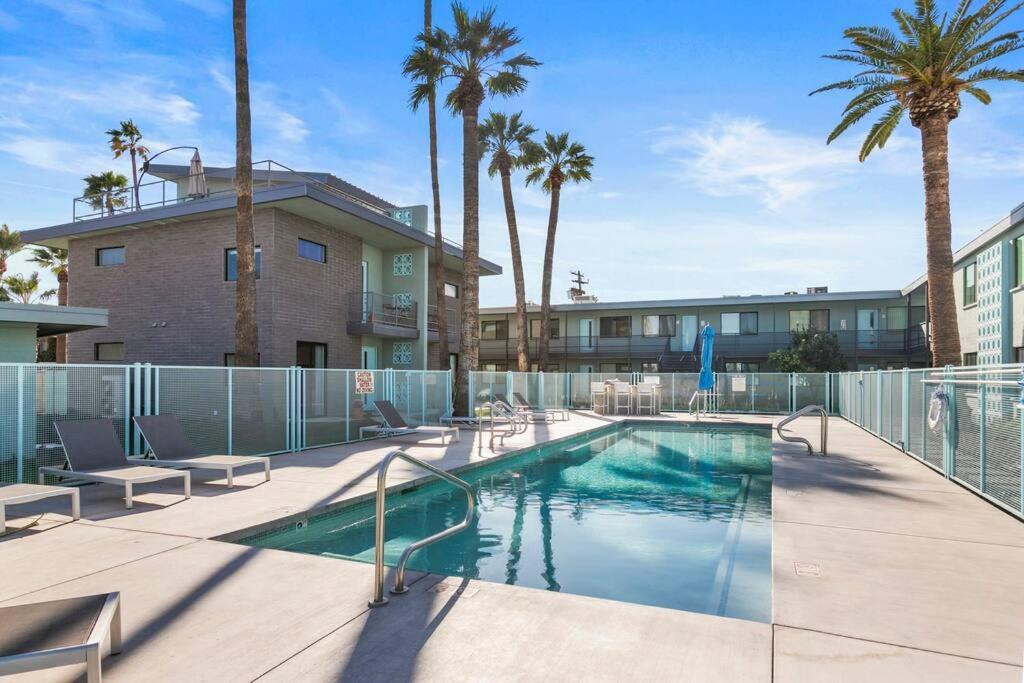 Oldtown Micro Pool View *