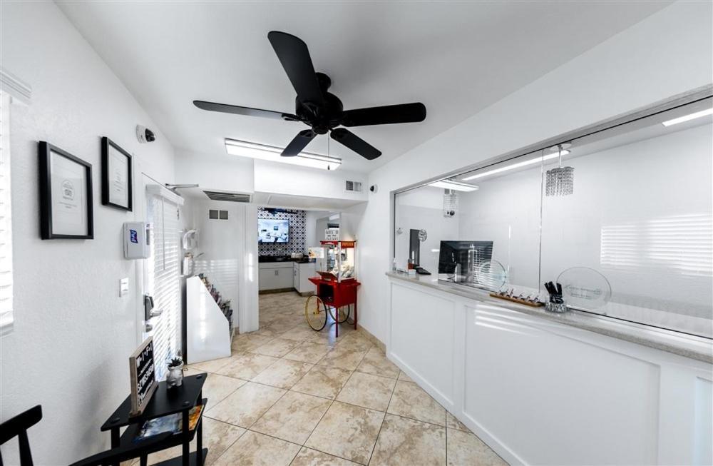Apartment 128 Fully Furnished 1br Suite-prime Location Scottsdale