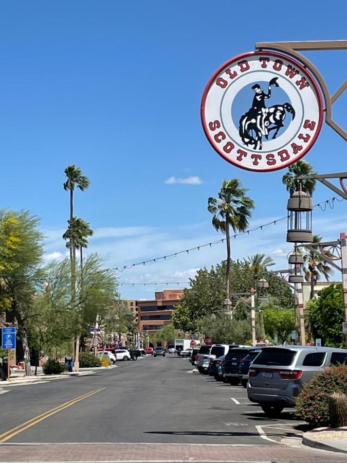 Desert Palms Hangout * Scottsdale
