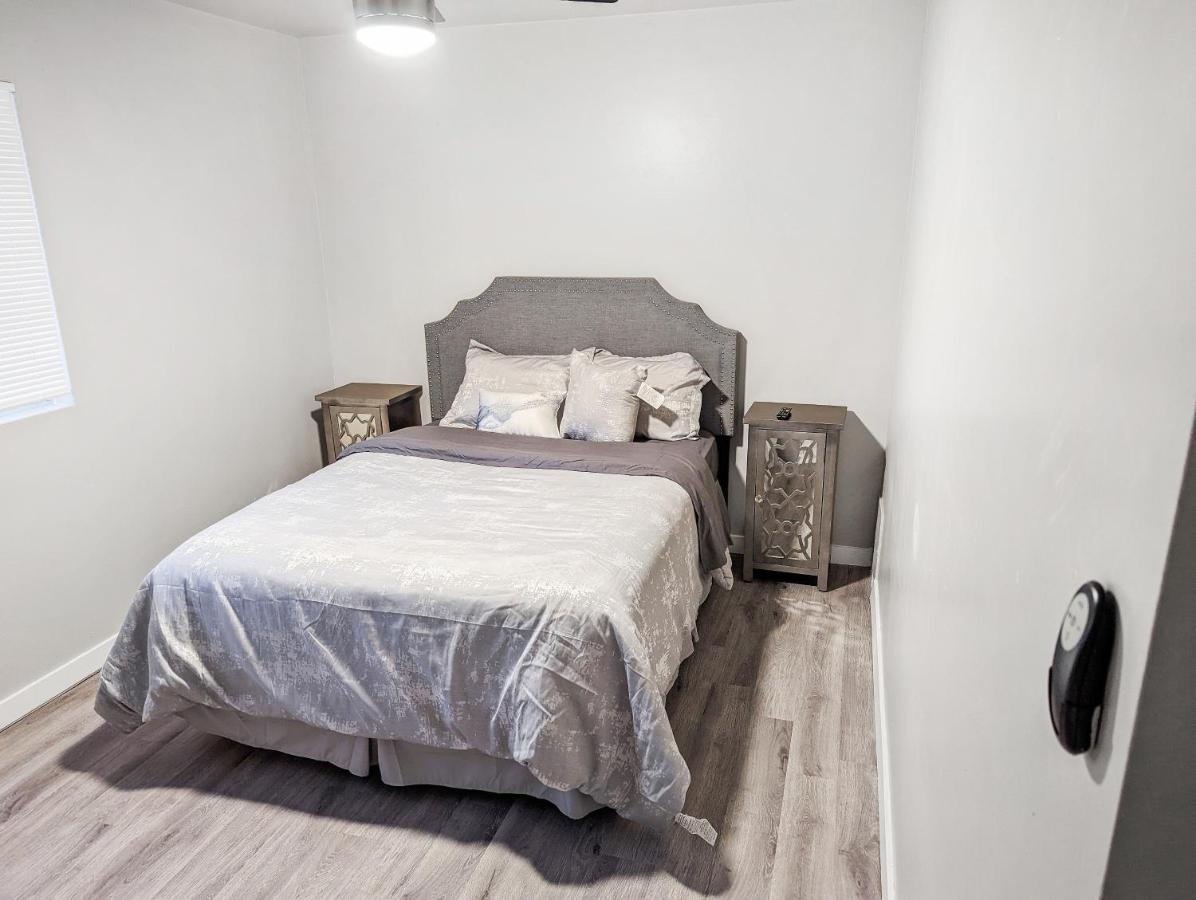 Old Town Miller Two Br Sleeper Apartment