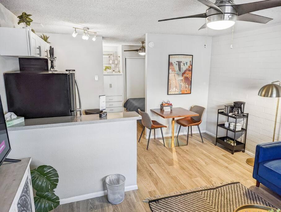 Studio Apt In Old Town Cozy & Central! Apartment