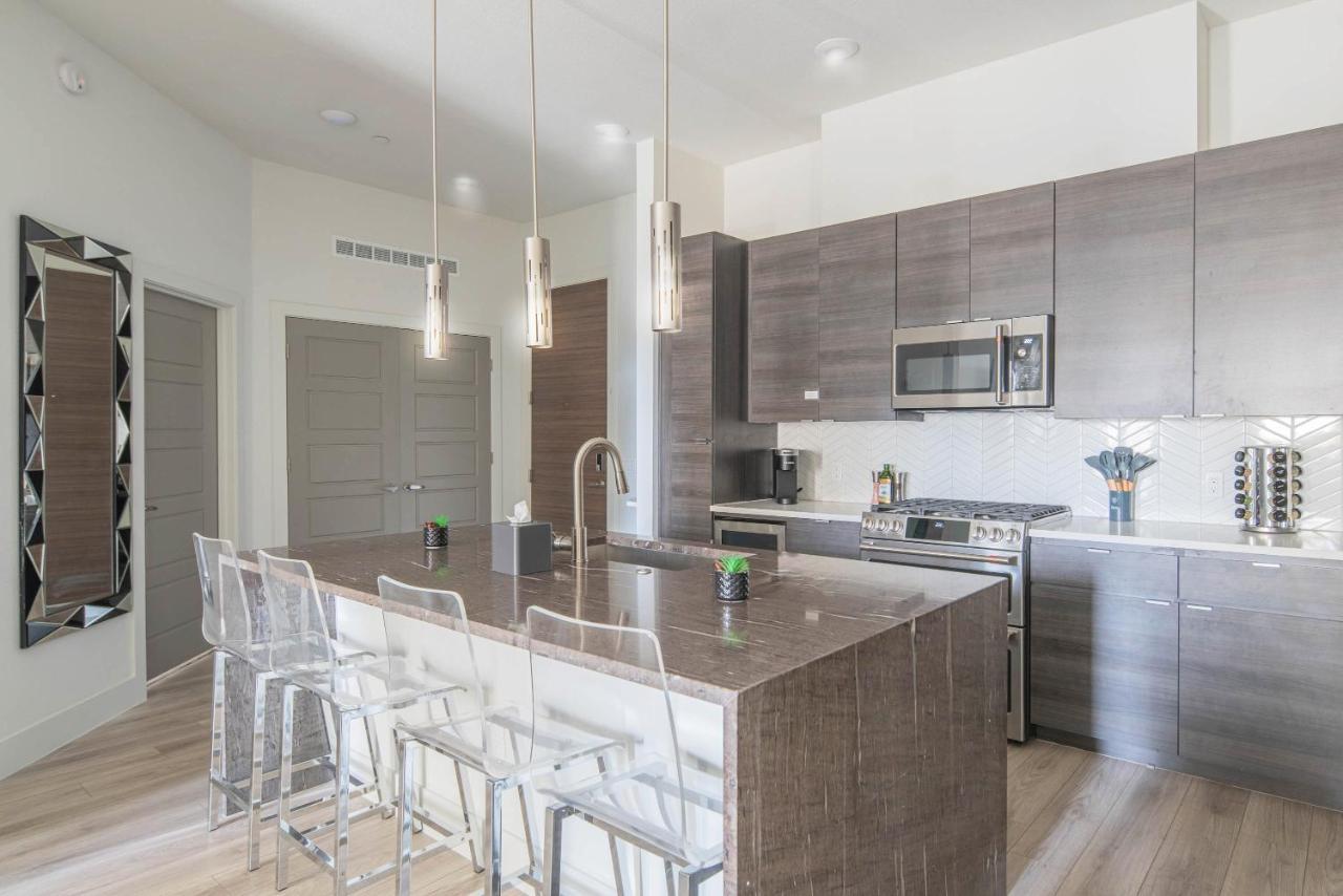 Private Rooftop Terrance-walk Score 81-shopping District-king Bed-parking 4021 Apartment Scottsdale
