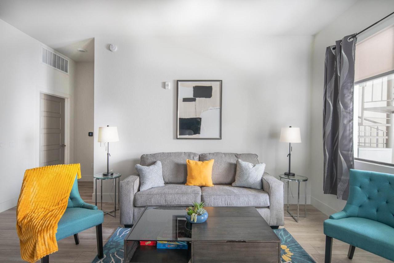 Private Rooftop Terrance-walk Score 81-shopping District-king Bed-parking 4021 Apartment Scottsdale