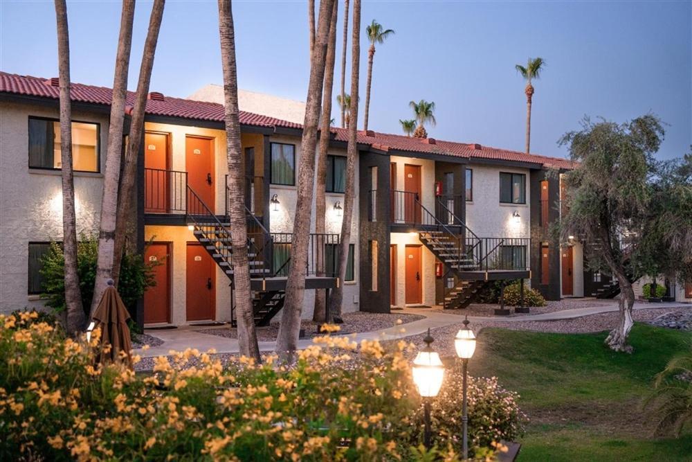 115 Fully Furnished 1br Suite-prime Location Apartment Scottsdale