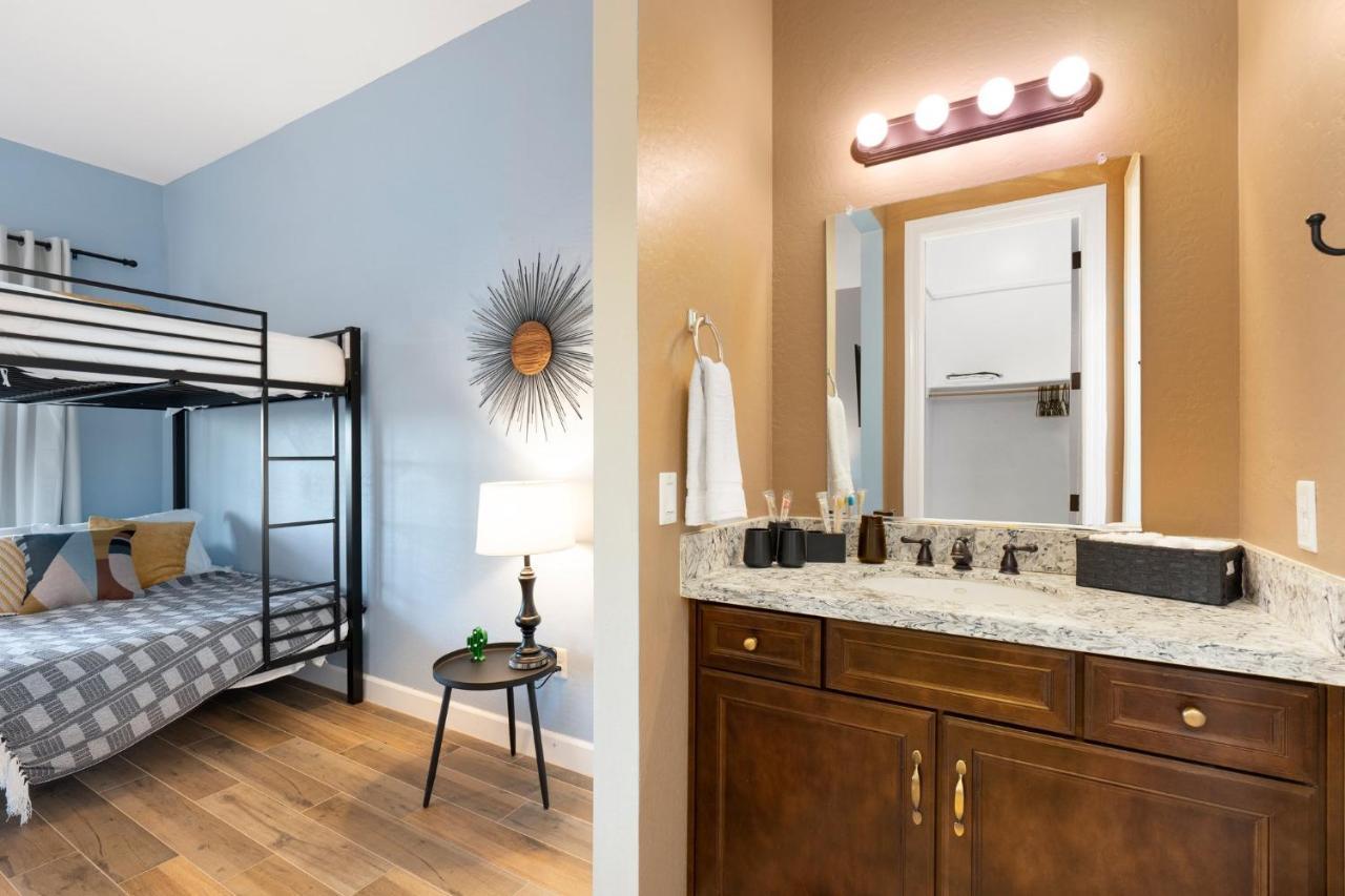 New Sanctuary-hot Tub,pool Table,patio * Scottsdale