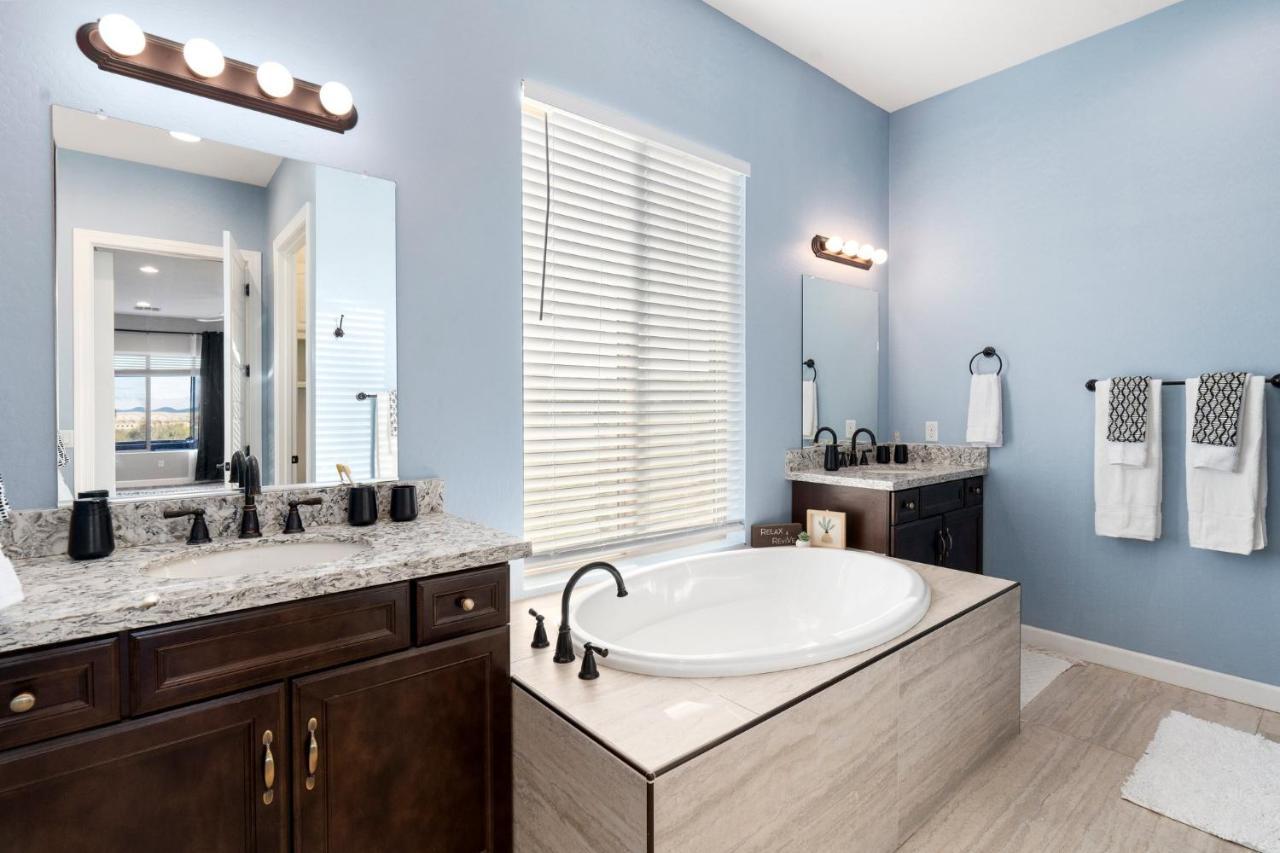 Holiday home New Sanctuary-hot Tub,pool Table,patio Scottsdale