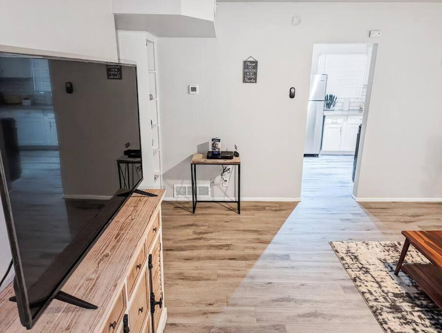 Stunning 2 Bedroom In Apartment