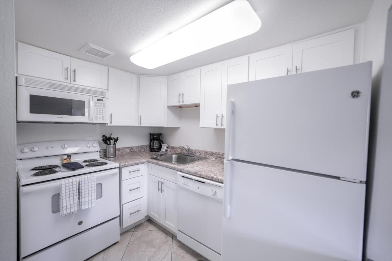 218 Fully Furnished 1br Suite-outdoor Pool Apartment