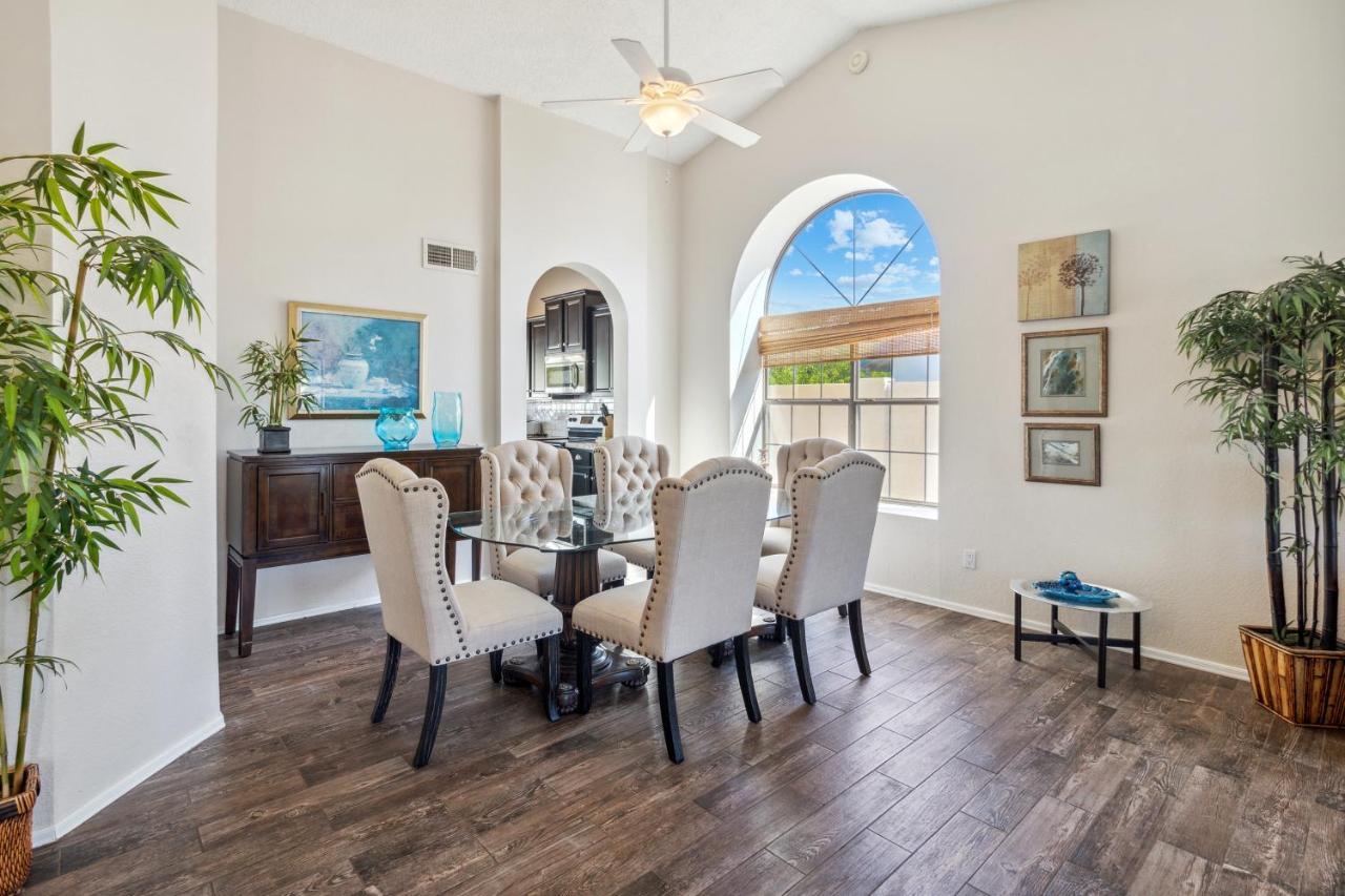 Unique Arizona Style 4-bed Retreat W/ Private Pool Holiday home *