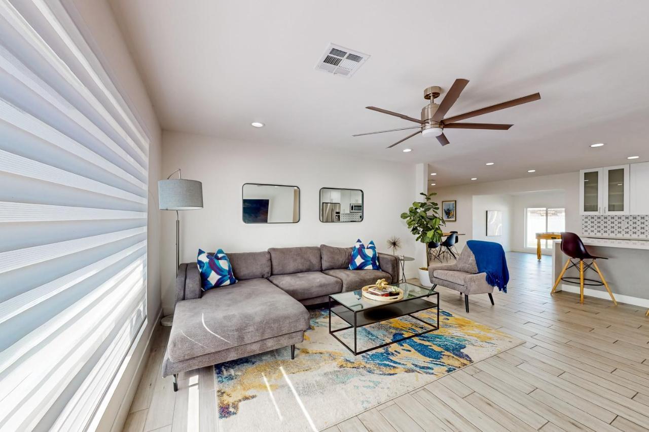 Lone Palm Terrace *