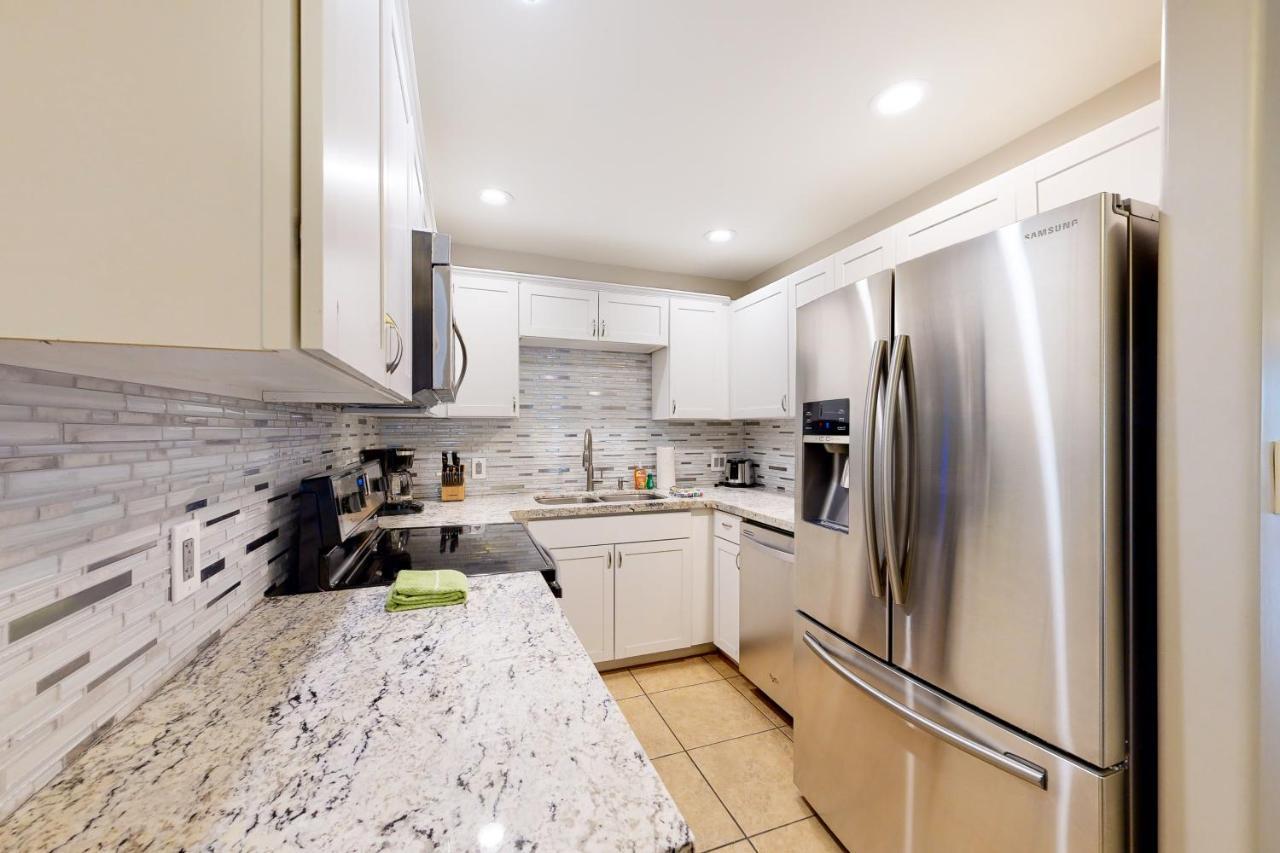 Golden Oasis, Unit #110 Apartment