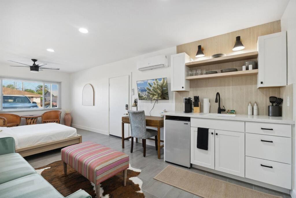 Newly Remodeled Minutes From Old Town * Scottsdale
