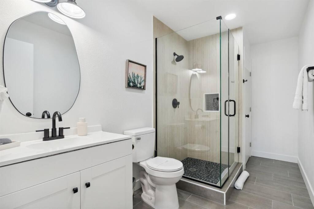 Apartment Newly Remodeled Minutes From Old Town *