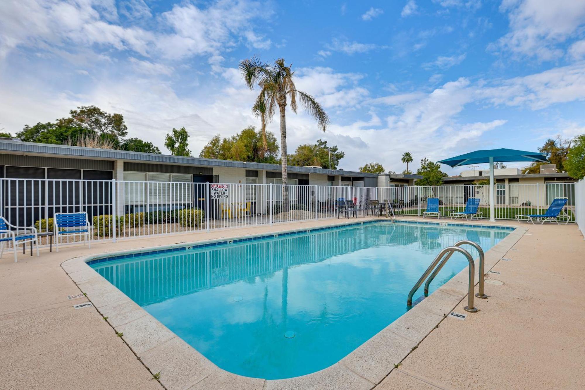 Townhome Furnished Patio And Pool Access Holiday home Scottsdale