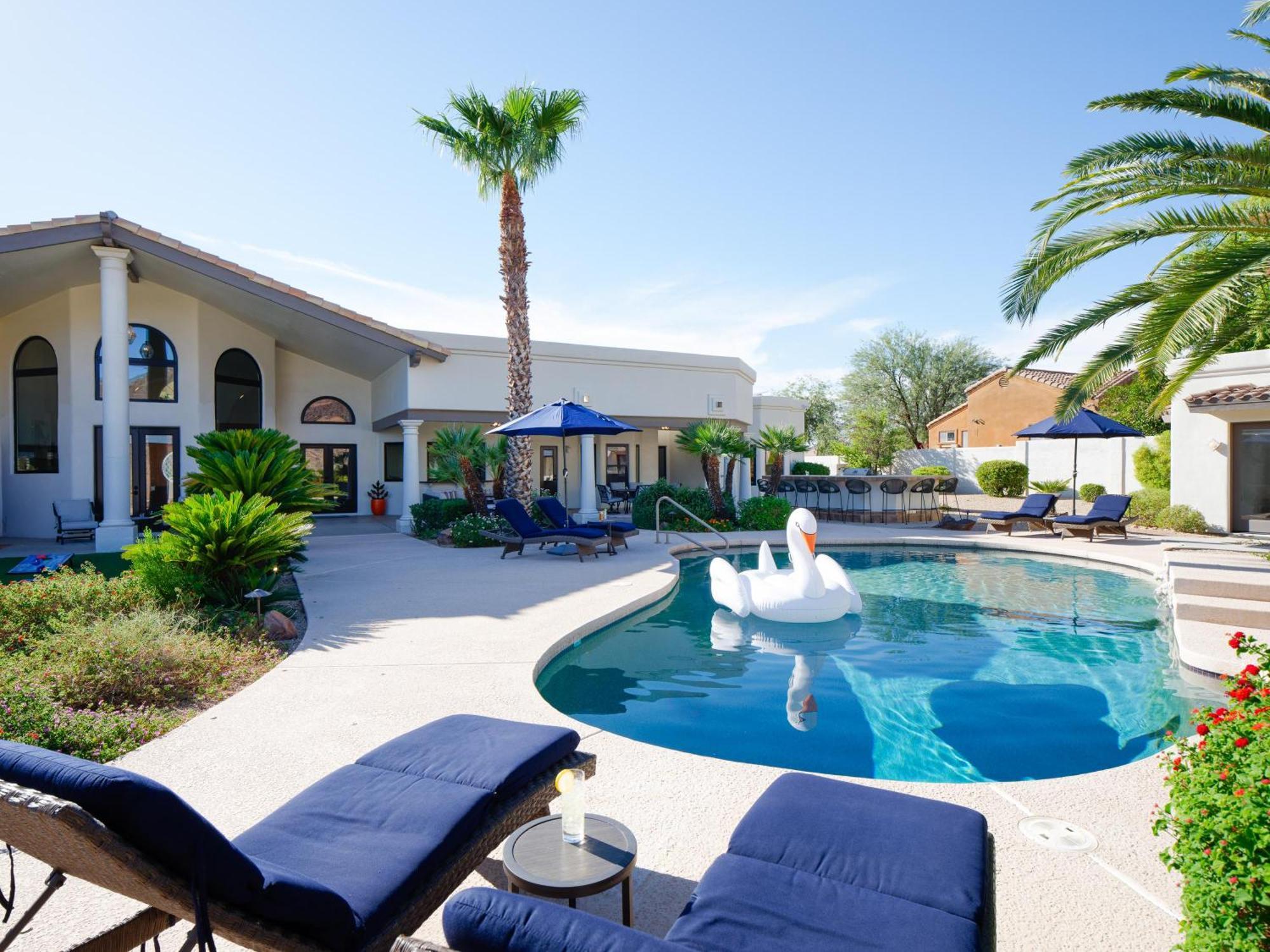 Luxury Mountain Estate-pool-spa-bbq+bar-fire Pit Holiday home