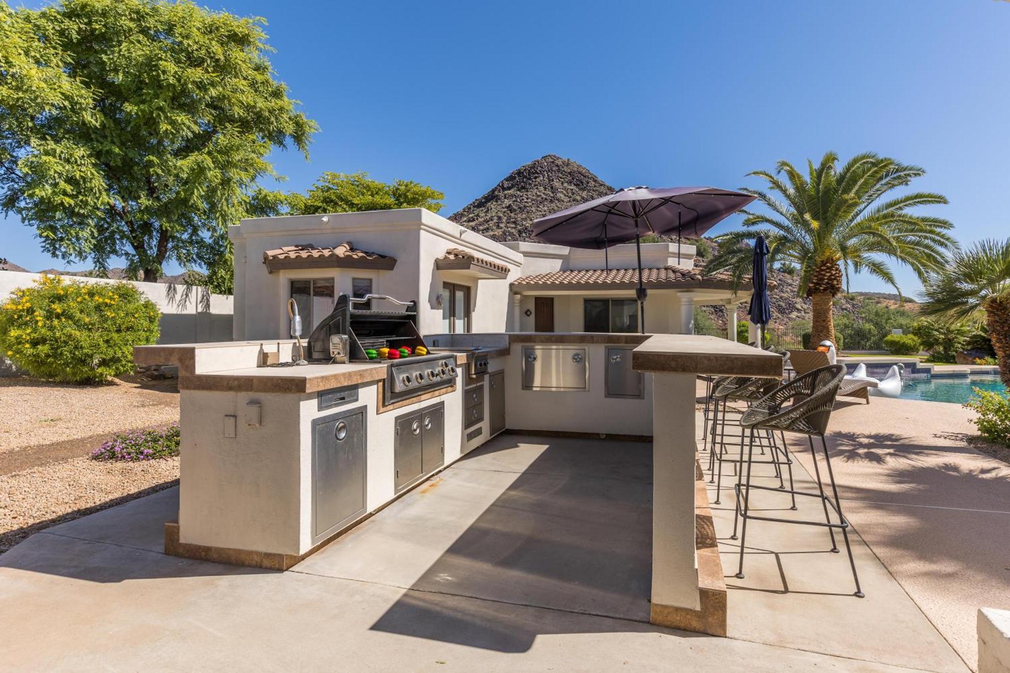 Luxury Mountain Estate-pool-spa-bbq+bar-fire Pit Holiday home