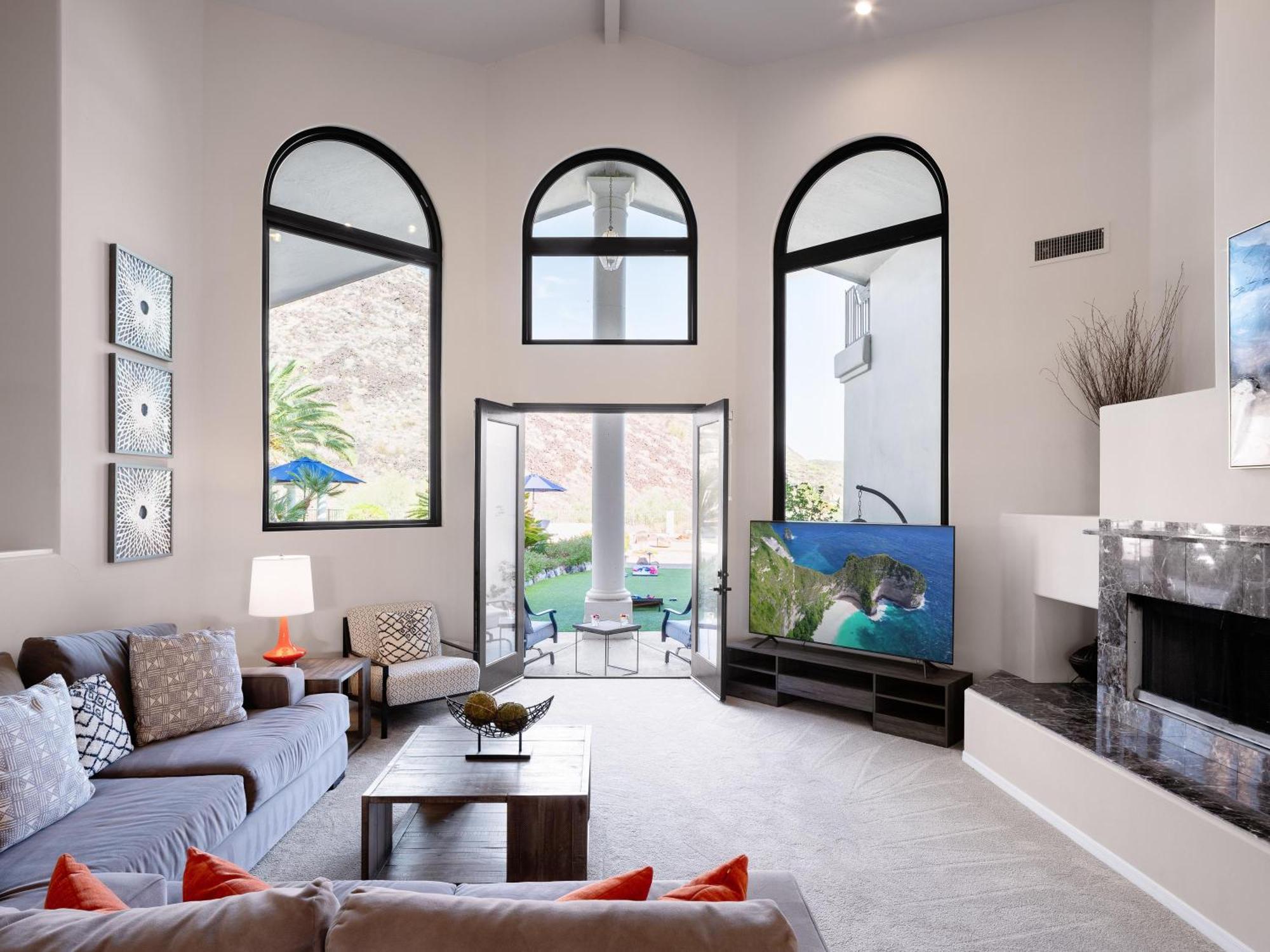 Holiday home Luxury Mountain Estate-pool-spa-bbq+bar-fire Pit *