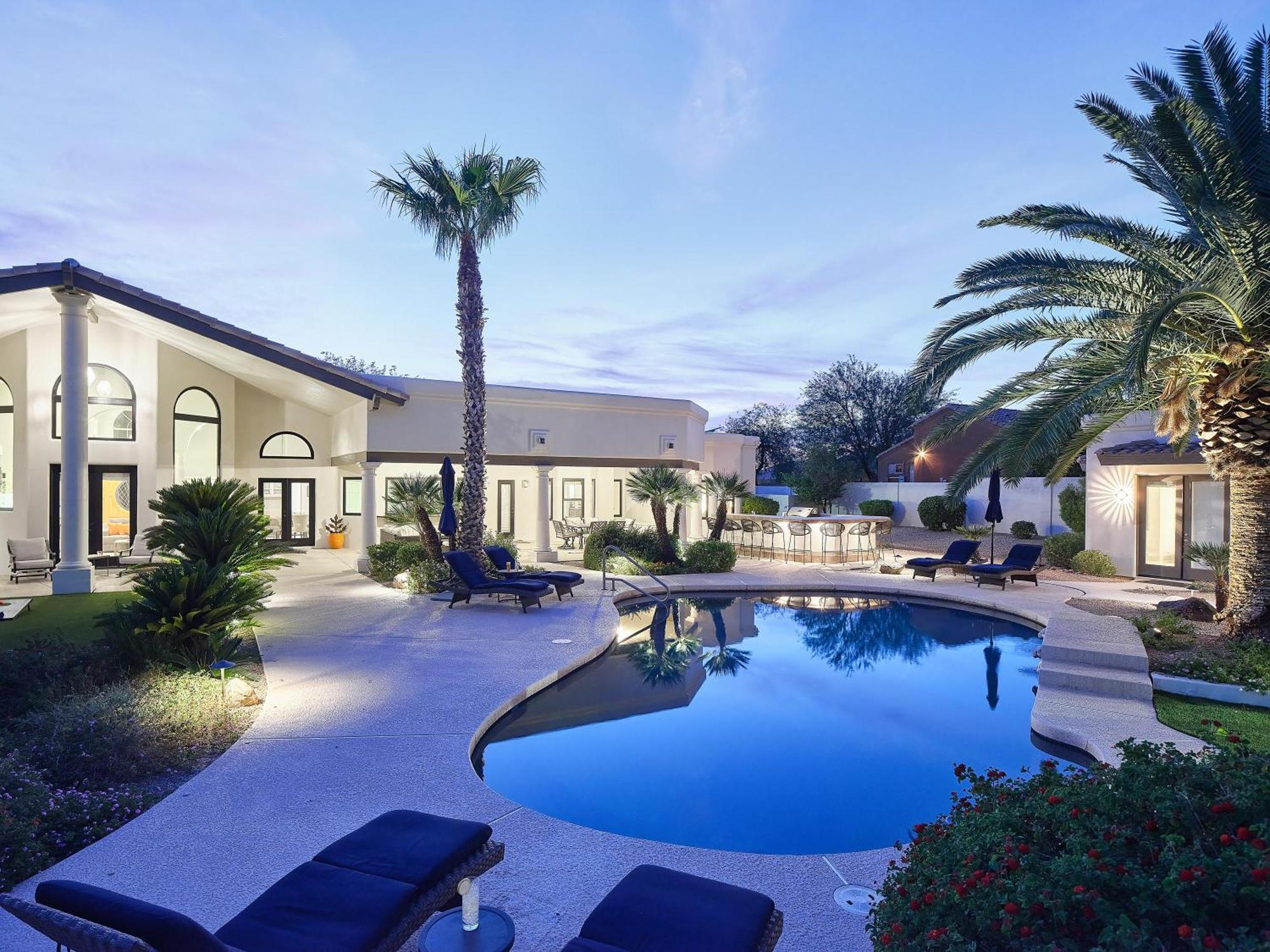 Luxury Mountain Estate-pool-spa-bbq+bar-fire Pit Scottsdale