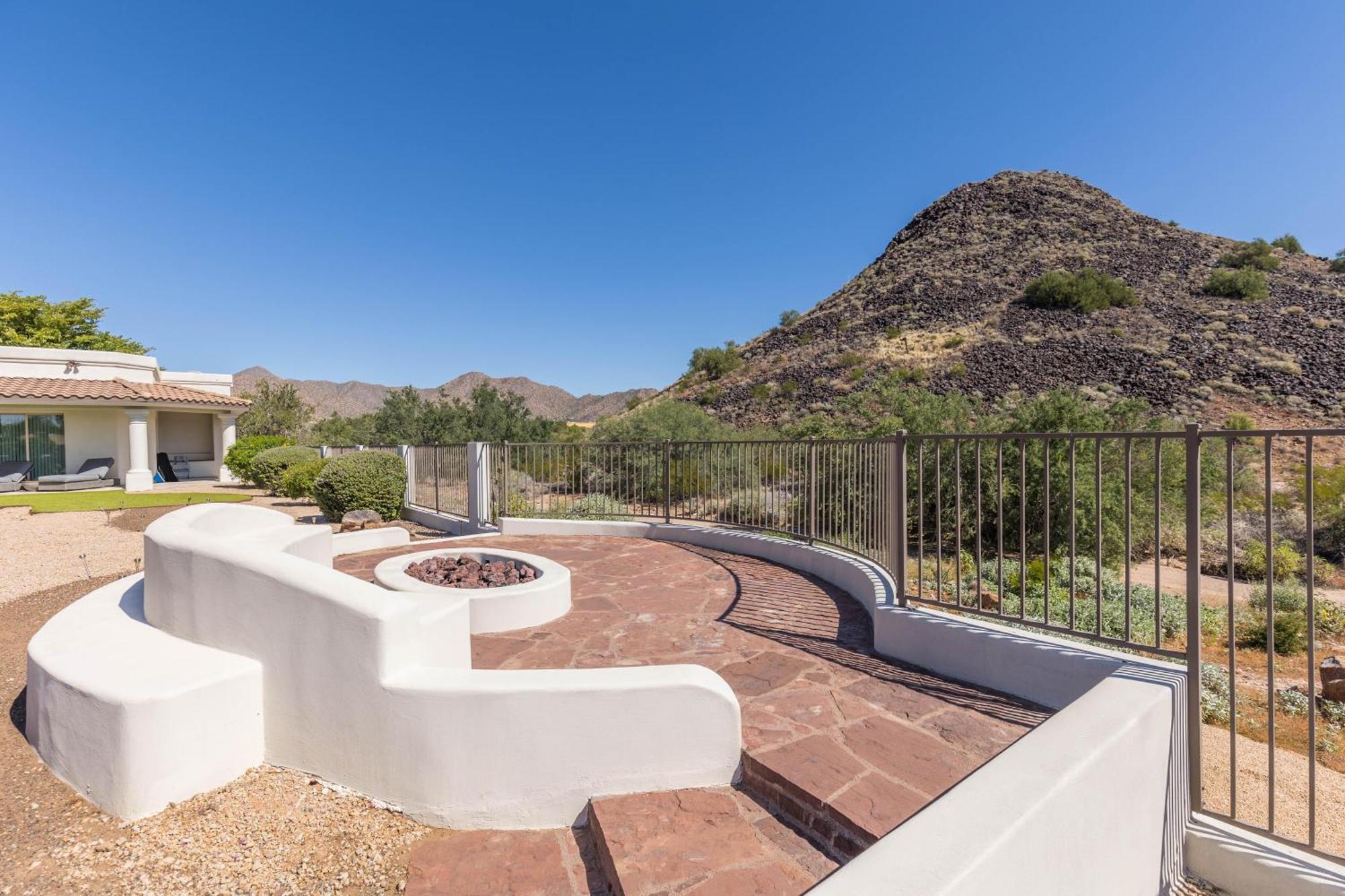 Luxury Mountain Estate-pool-spa-bbq+bar-fire Pit Holiday home *