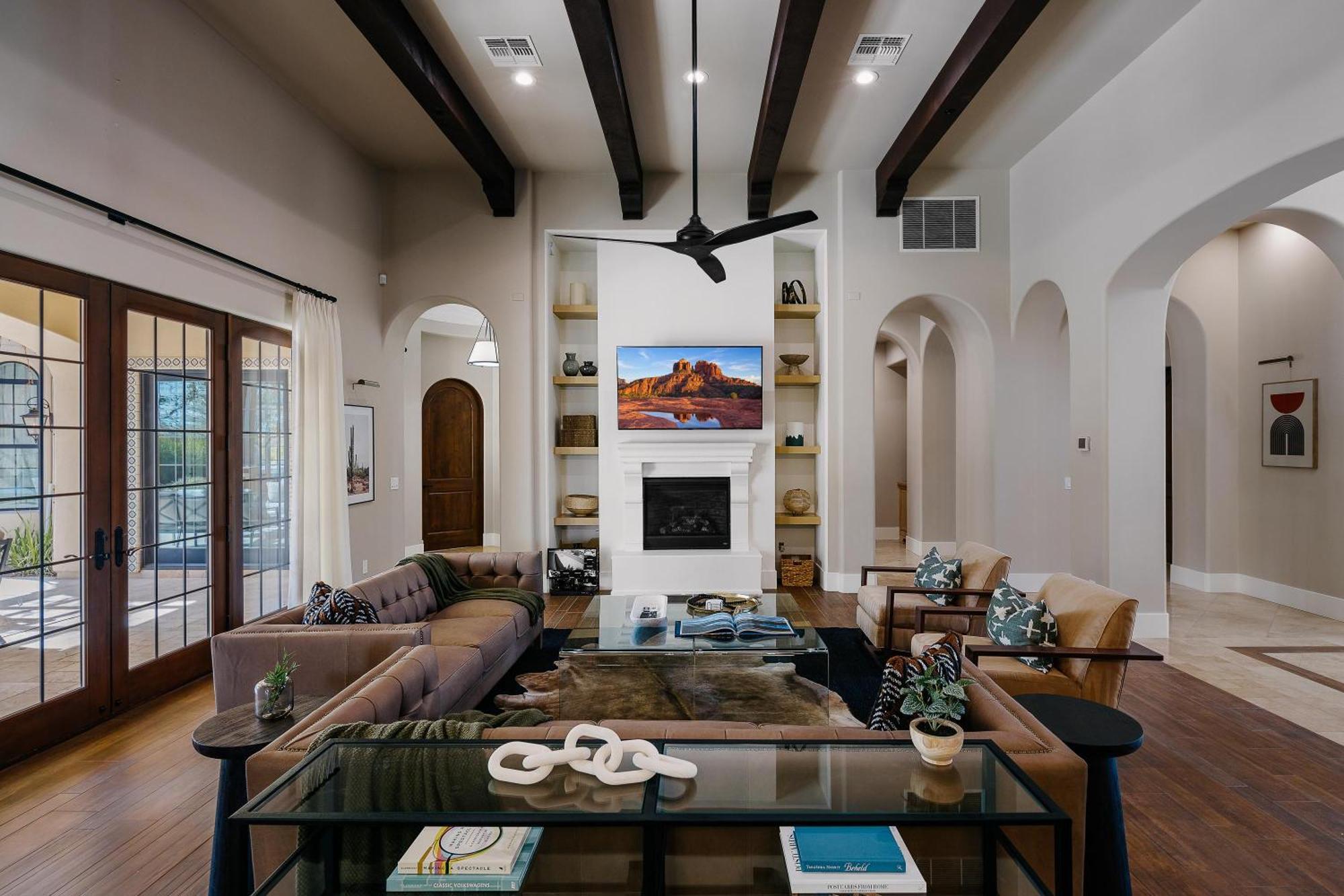Holiday home Luxe Poolside Paradise-pool & Spa-vanity Station *