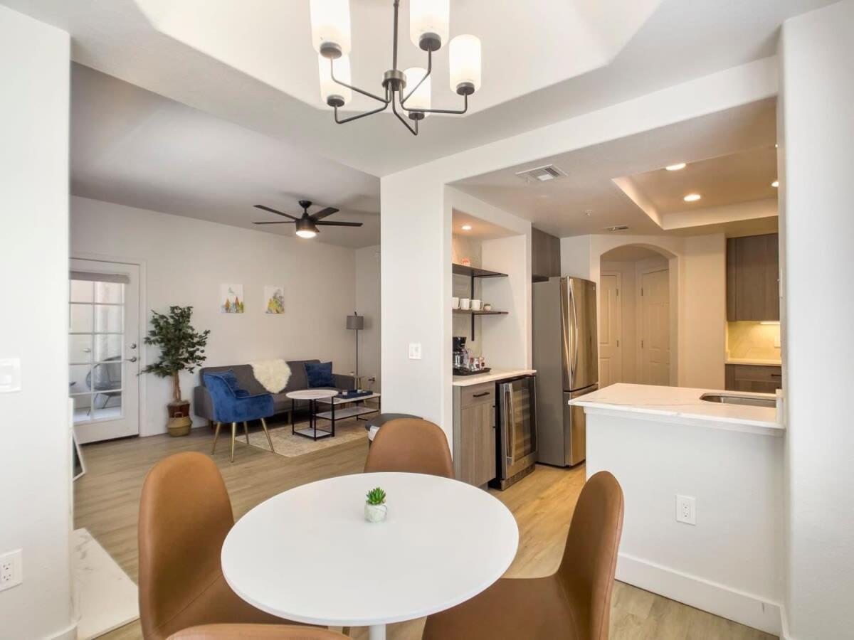 Apartment 2br Kierland Commons Cozysuites By The Golf Course Scottsdale