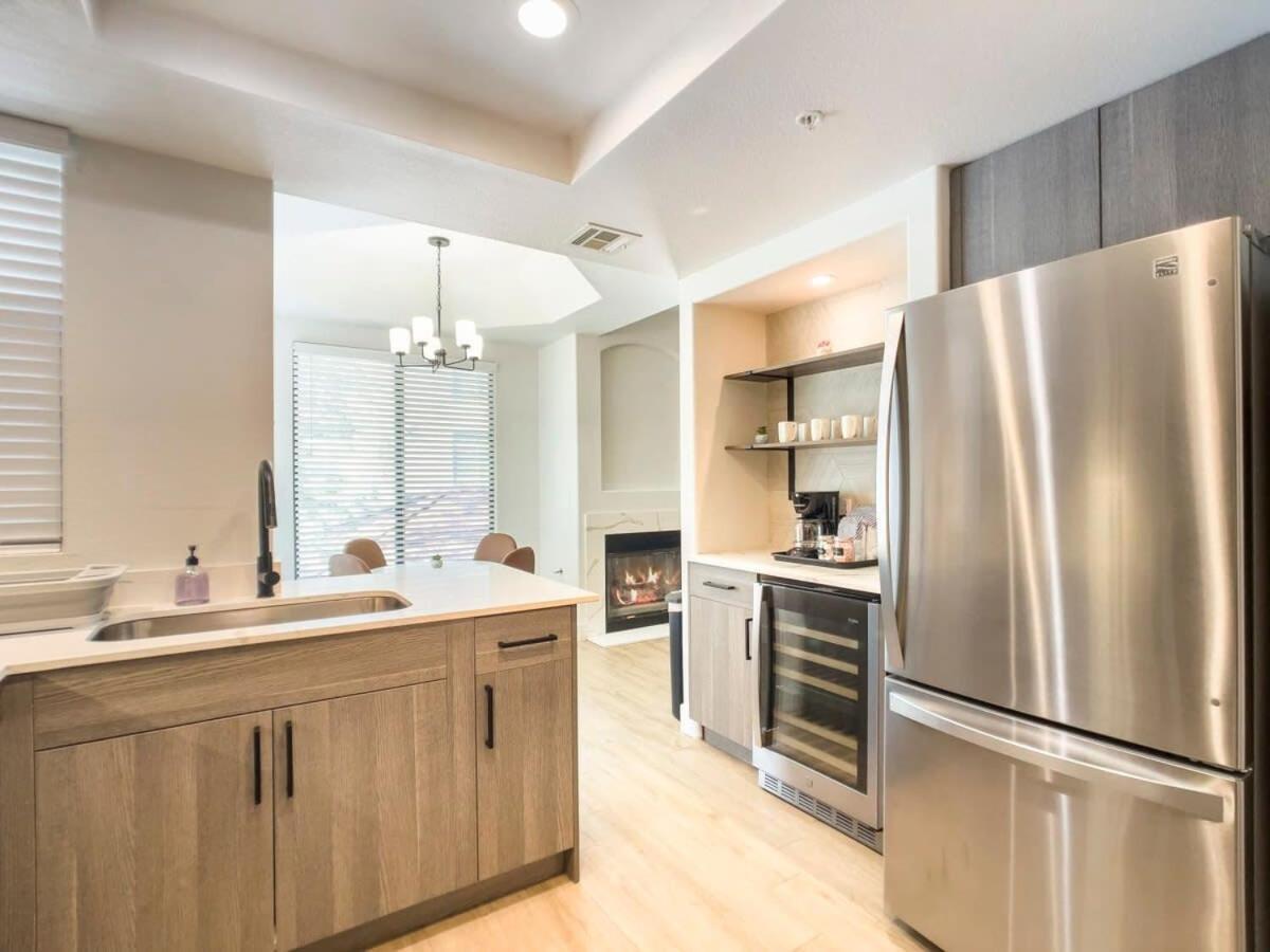 Apartment 2br Kierland Commons Cozysuites By The Golf Course Scottsdale