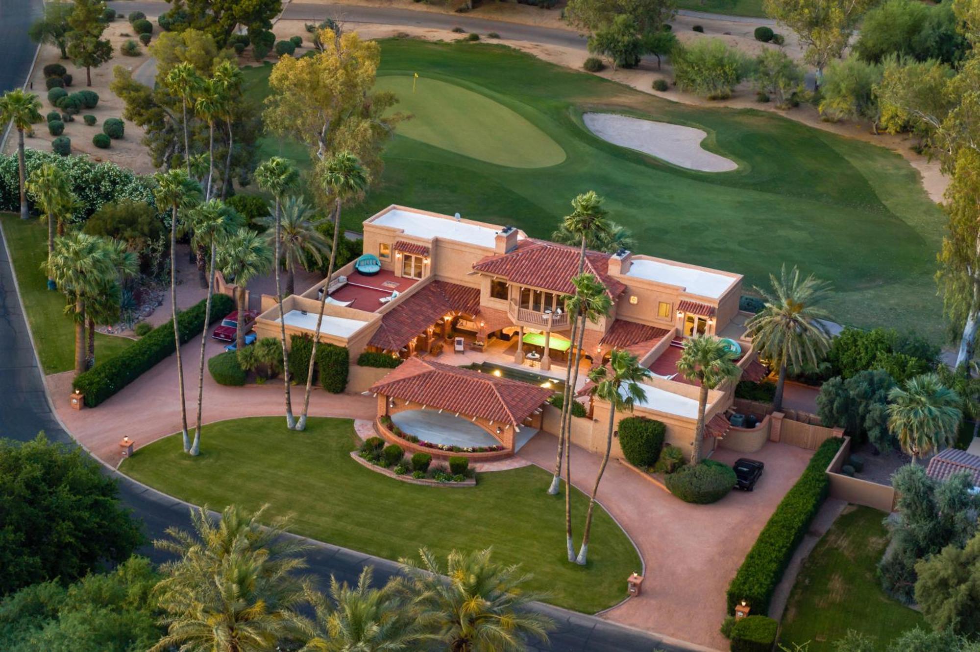 Villa Ethereal Corner Ritz Carlton Grand Estate Golf Mountains Jacuzzi Sauna Theater Gym *
