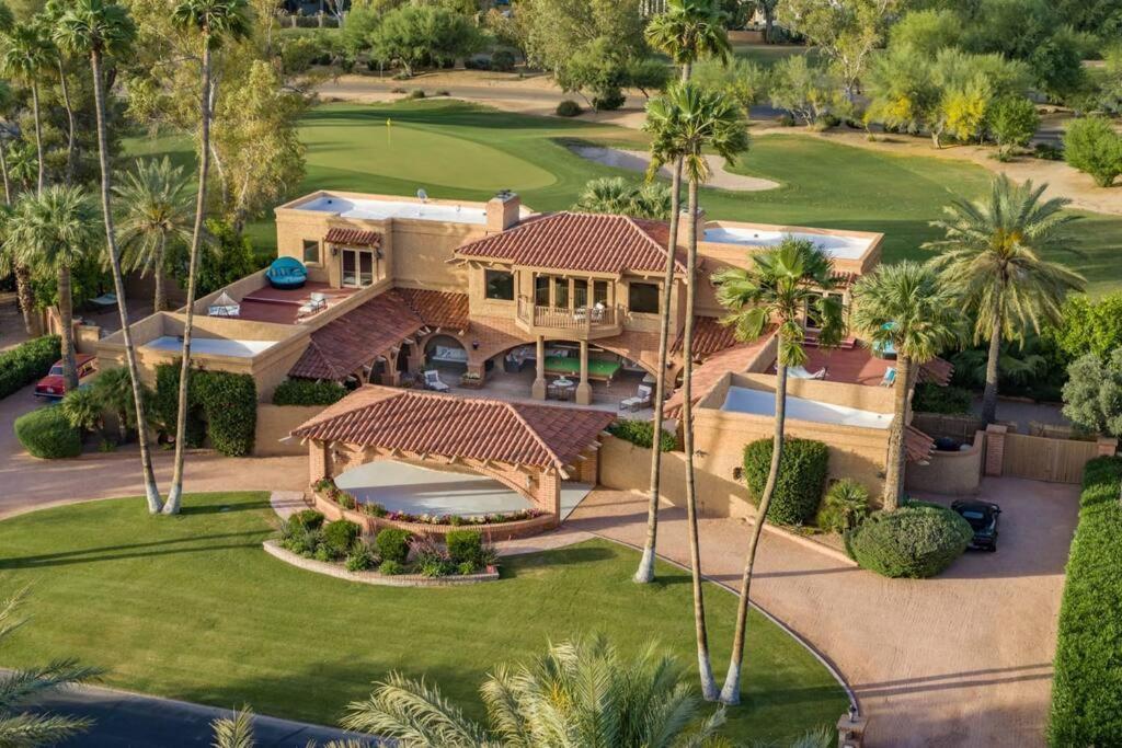 Villa Ethereal Corner Ritz Carlton Grand Estate Golf Mountains Jacuzzi Sauna Theater Gym