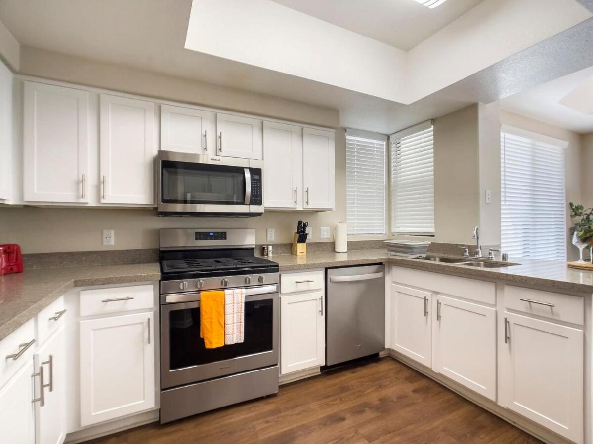 Kierland Commons Cozysuites With Heated Pool, Gym!