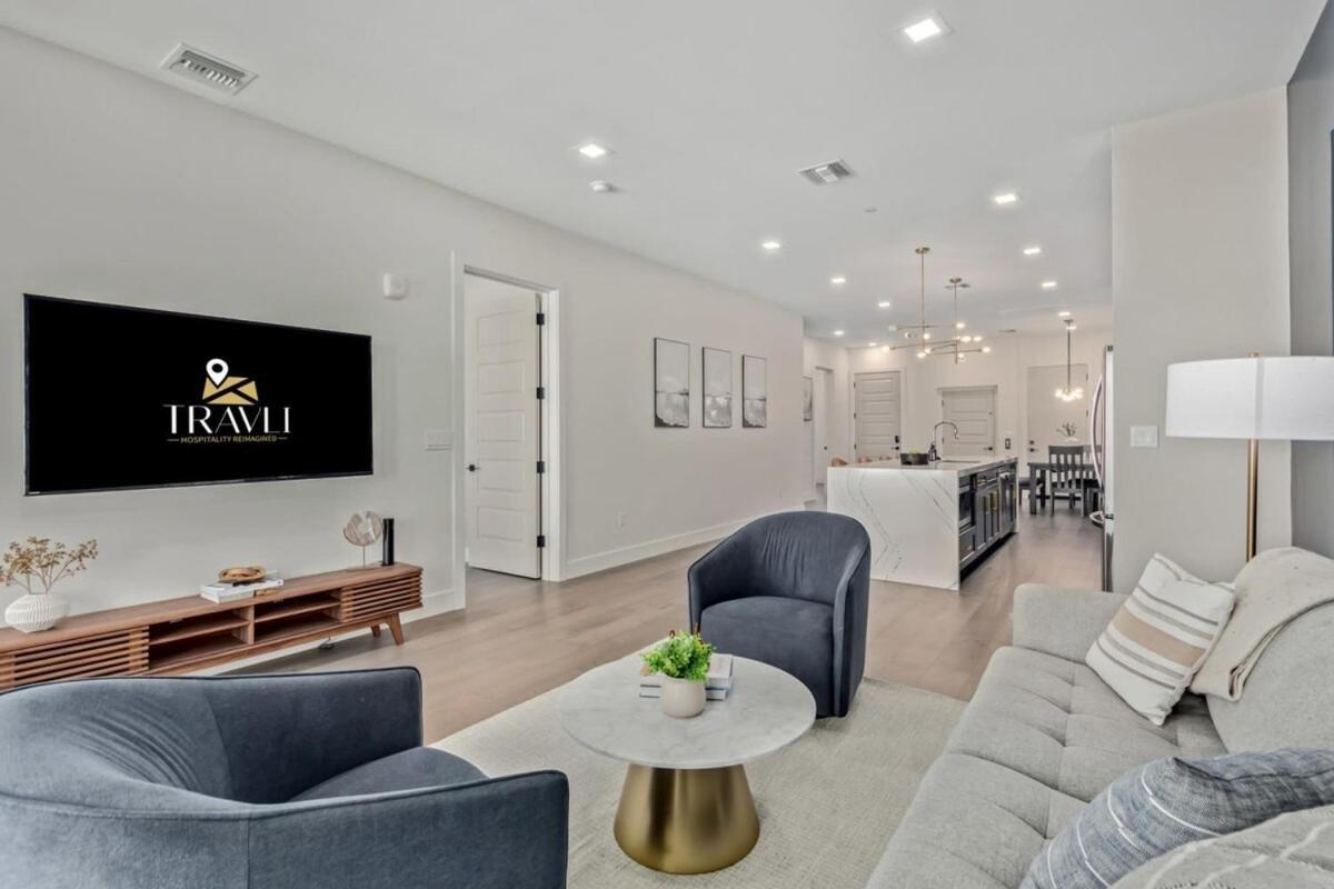 The Lux At Craftsman - Old Town Penthouse 1 Holiday home