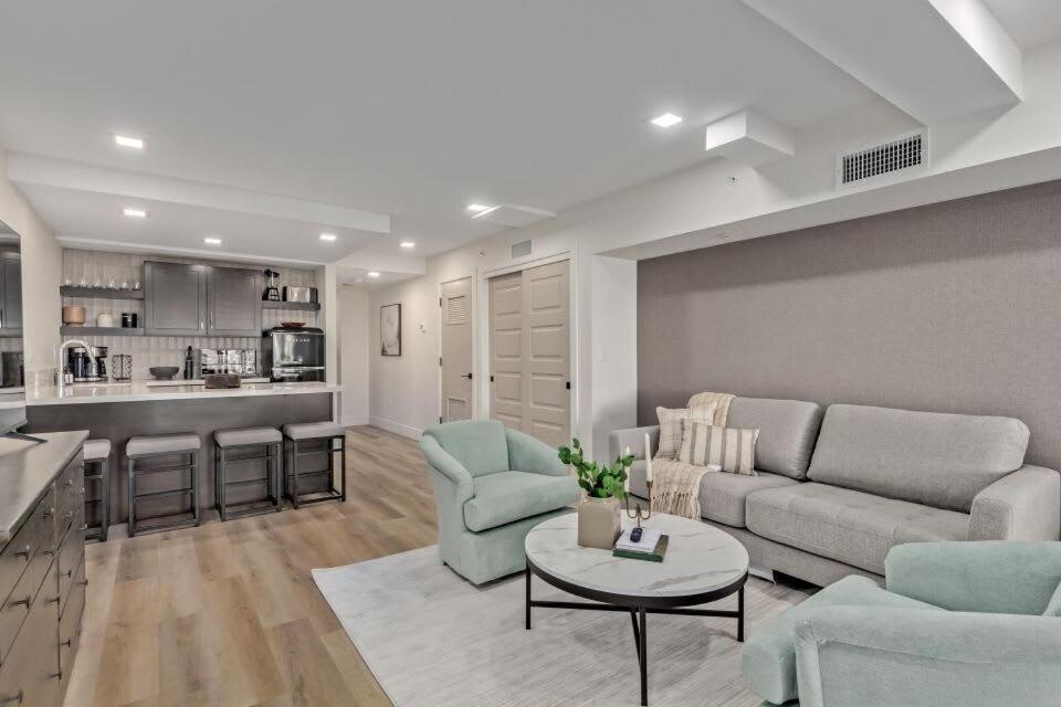 Lux At Craftsman - Heart Of Old Town 1 *