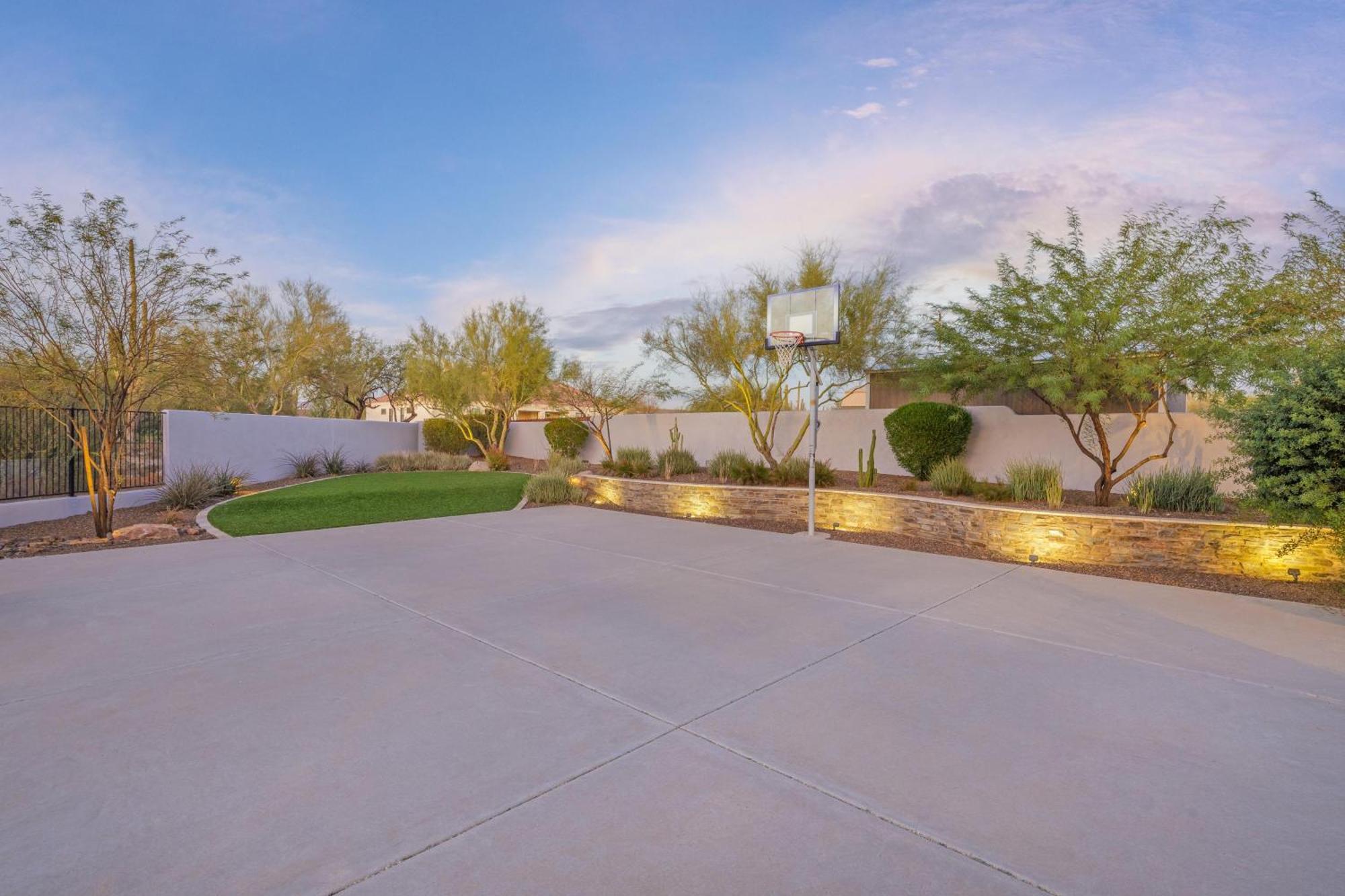 Luxury Estate, Heated Pool, Spa, Game Room, Scottsdale