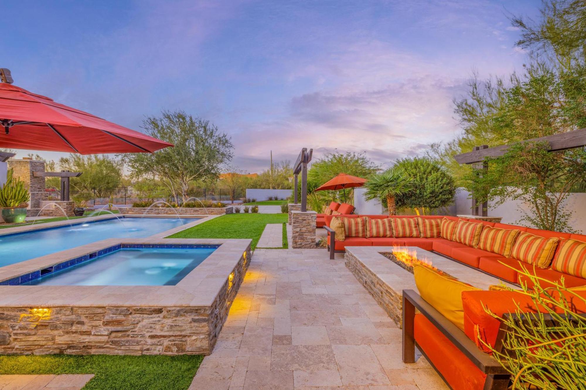 Luxury Estate, Heated Pool, Spa, Game Room,