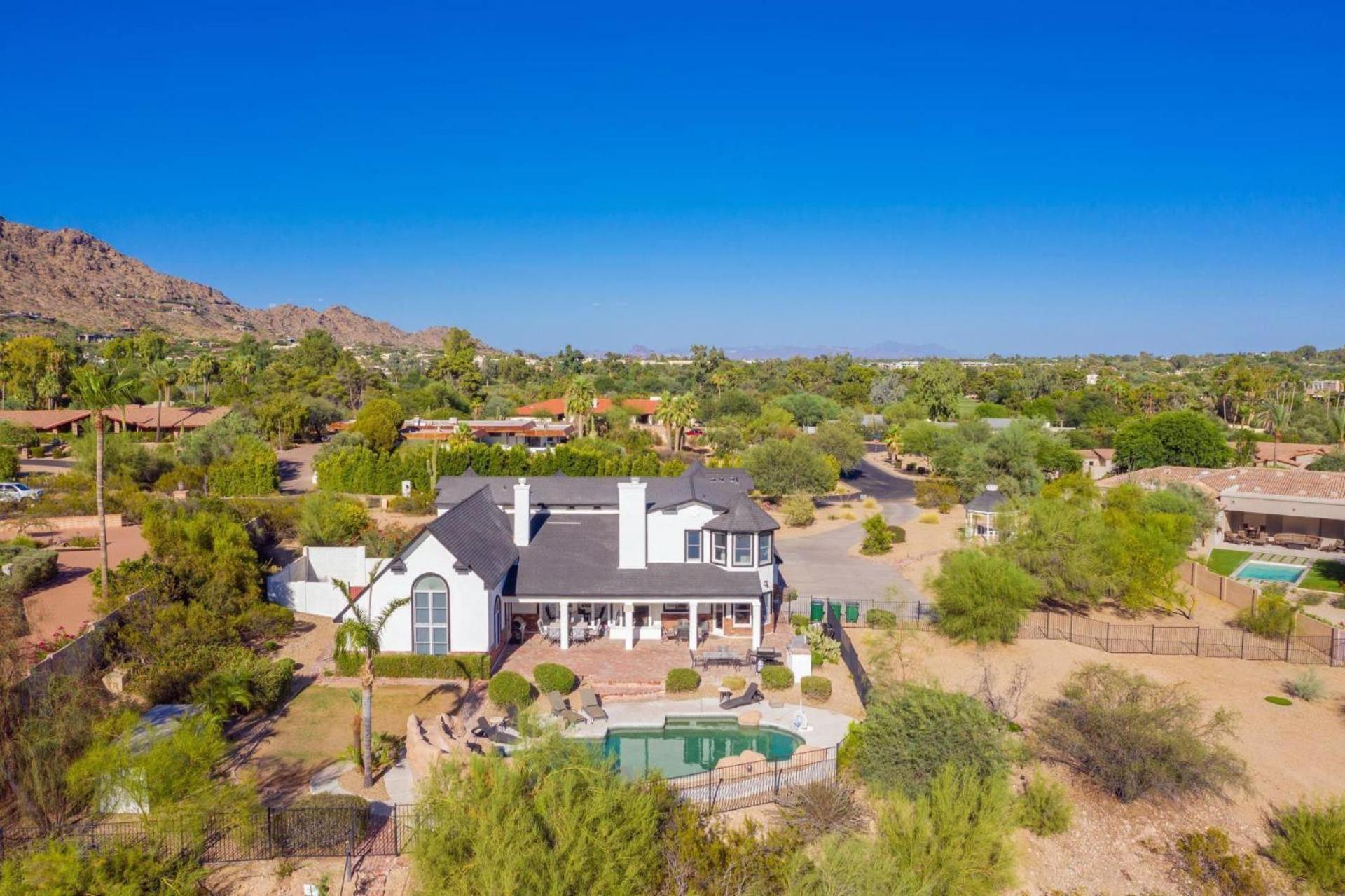 Majestic Mountain Mansion-pool -spa & * Scottsdale