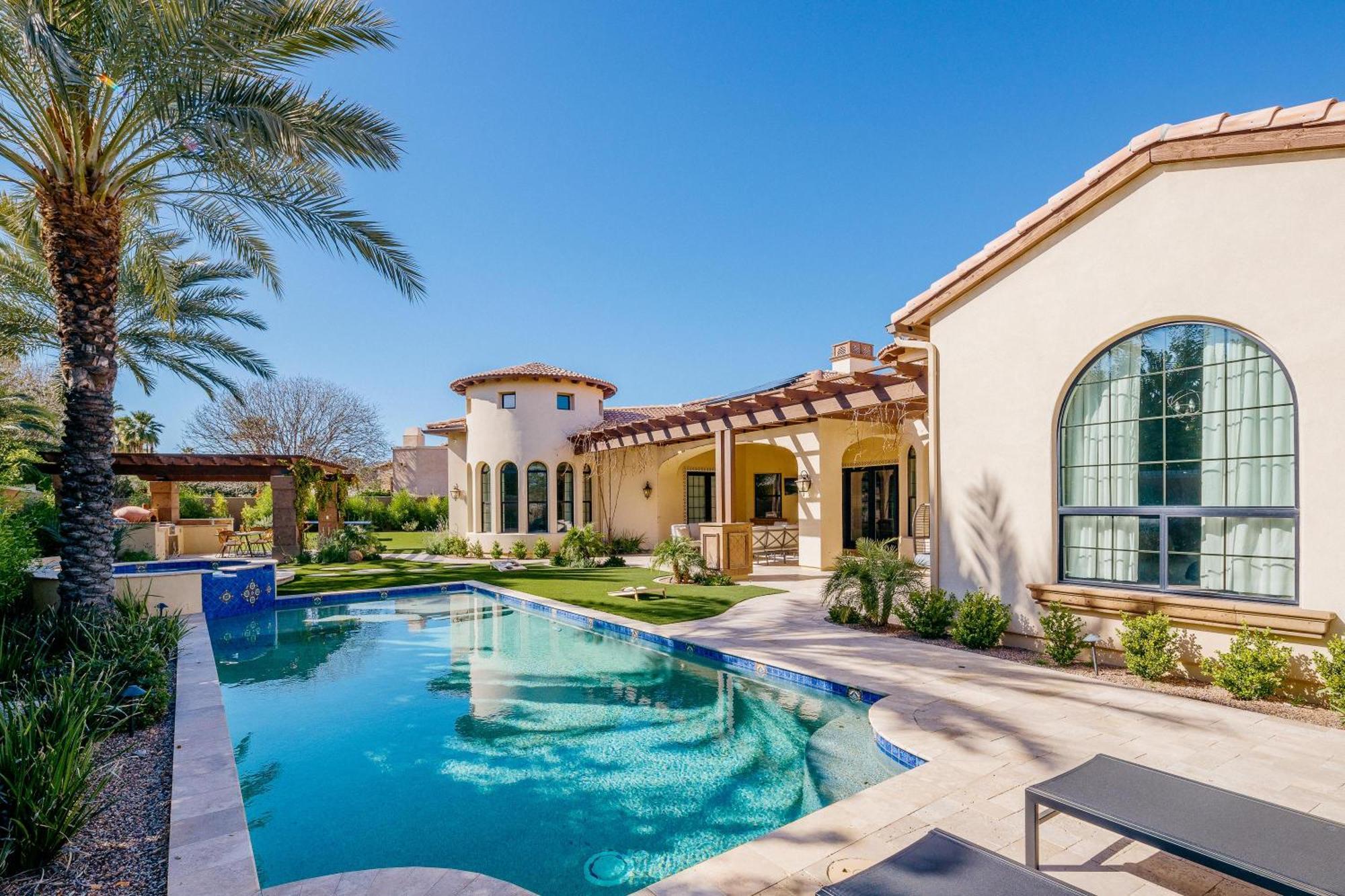 Holiday home Luxe Poolside Paradise-pool & Spa-vanity Station Scottsdale