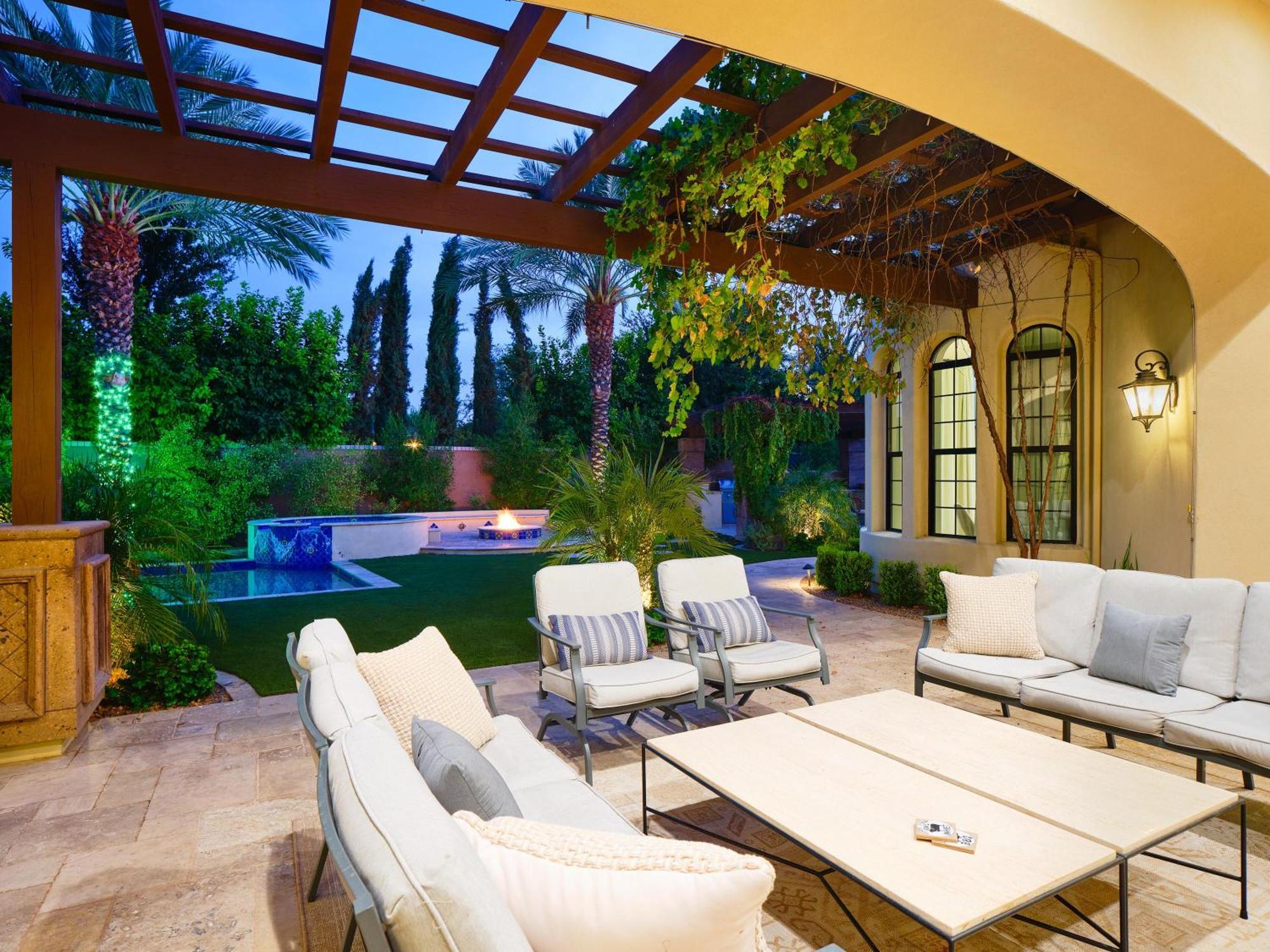 Luxe Poolside Paradise-pool & Spa-vanity Station Scottsdale