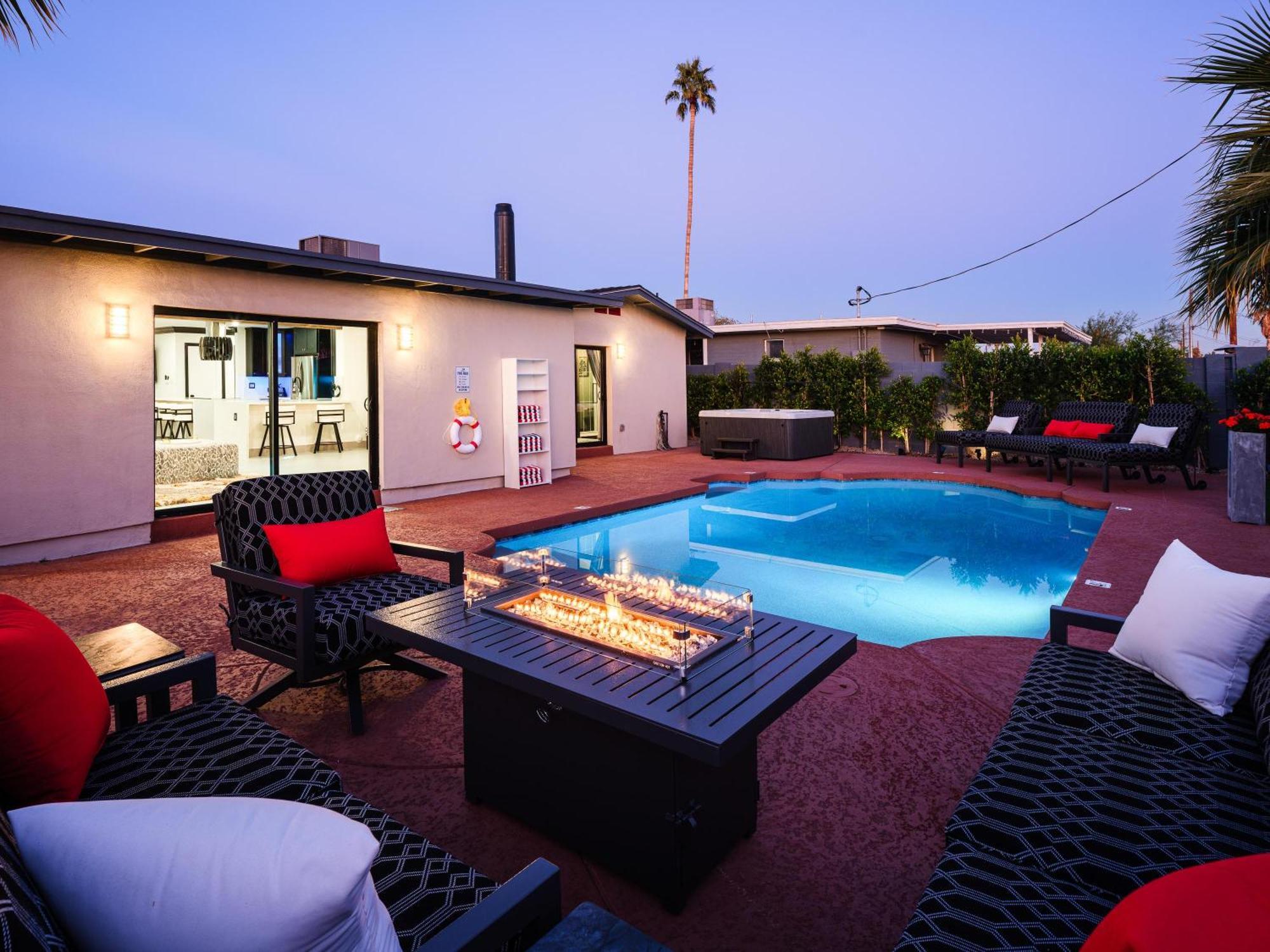 Modern Roose-private Pool-in Old Town Holiday home *
