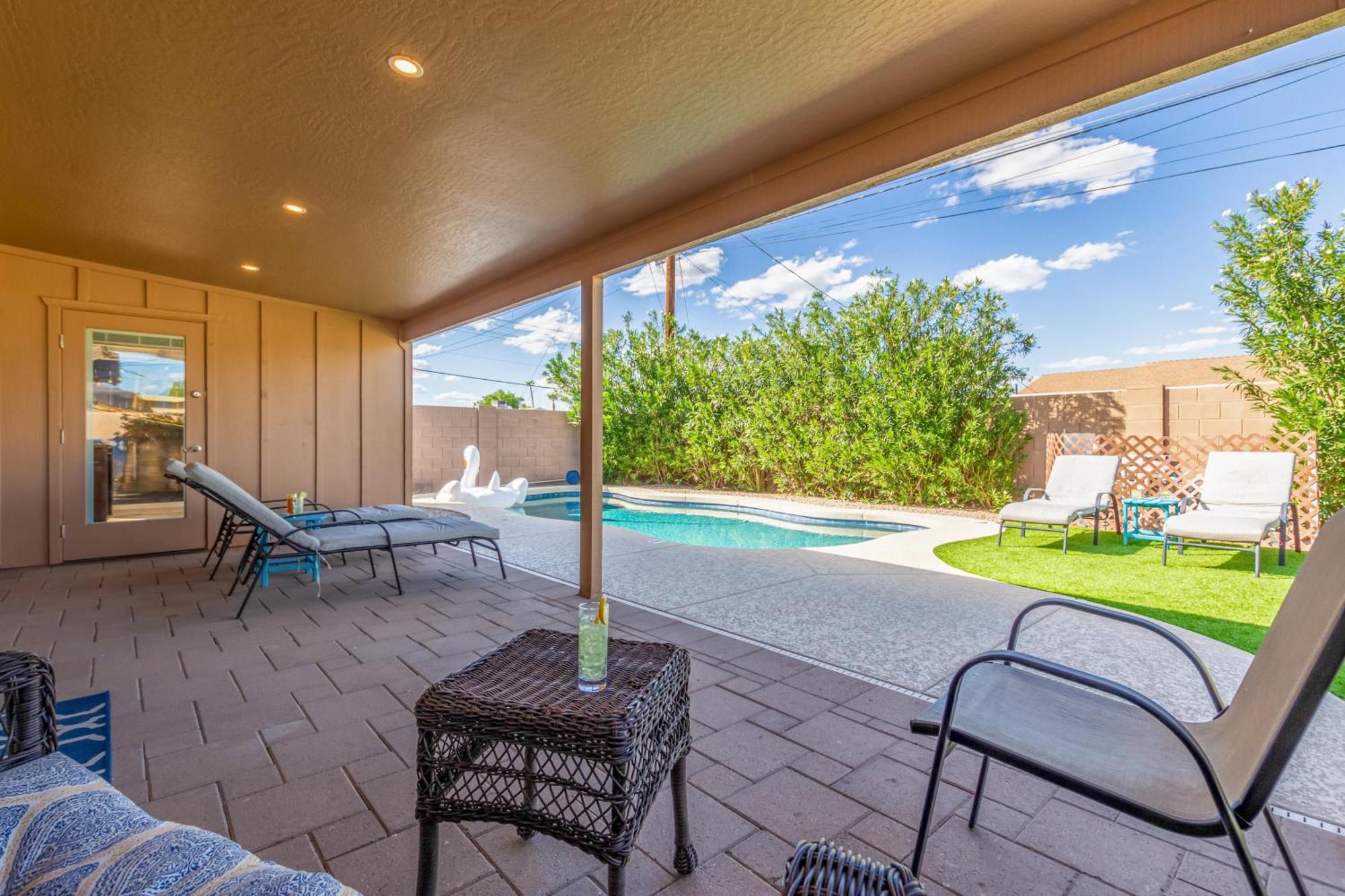 Games Galore - Old Town - Pool & Golf Scottsdale