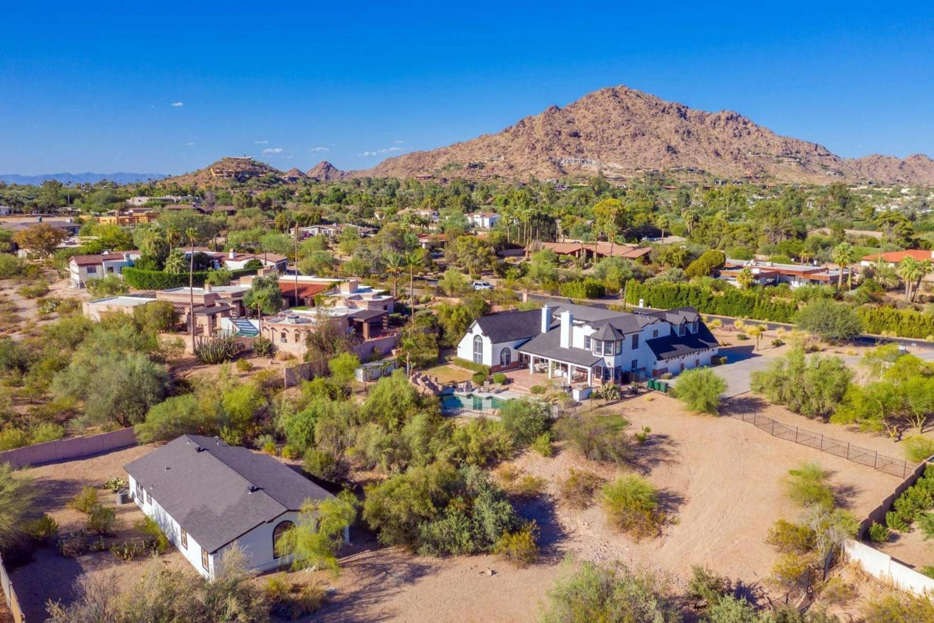 Holiday home Majestic Mountain Mansion-pool -spa & *