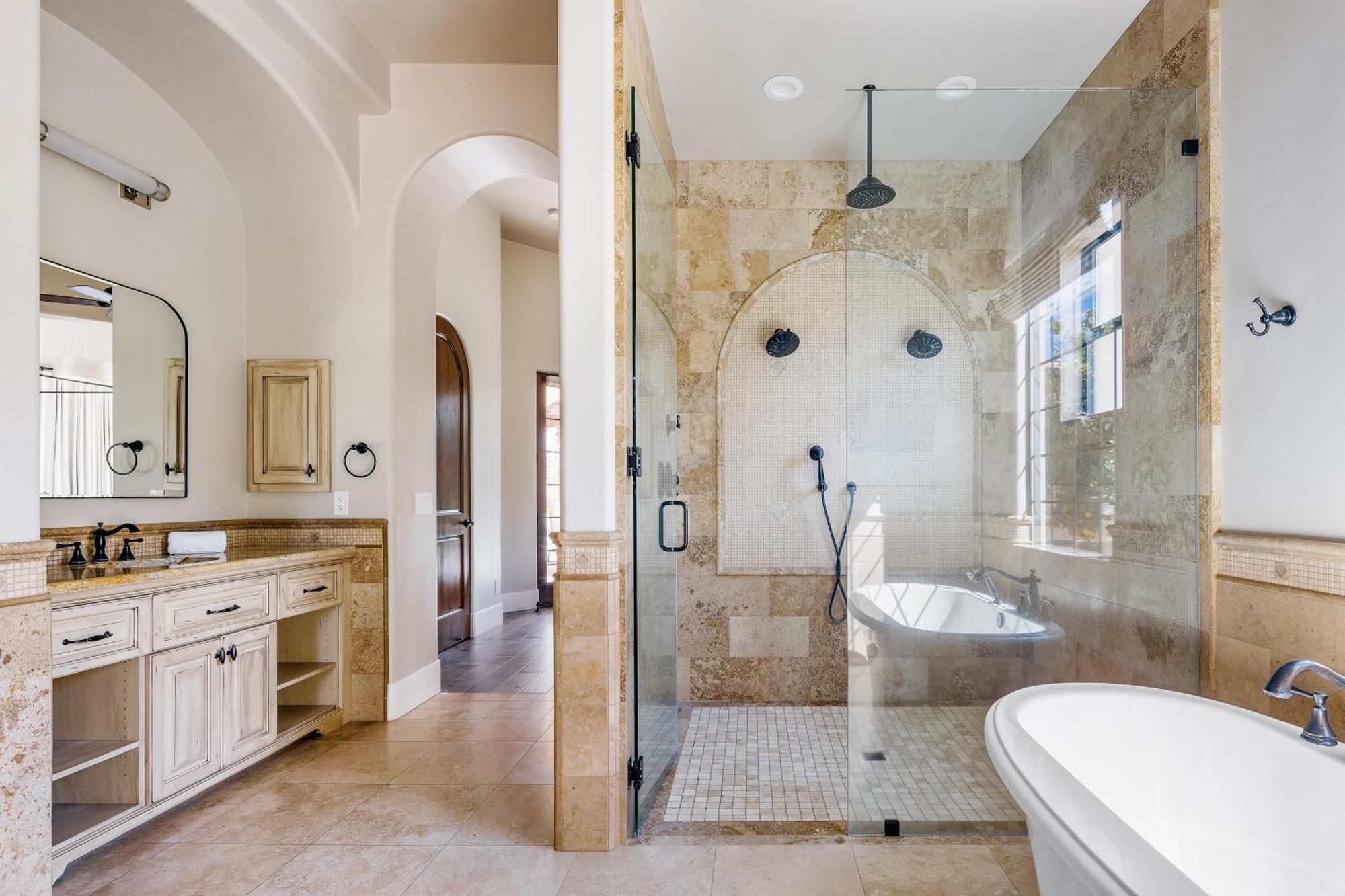 Luxe Poolside Paradise-pool & Spa-vanity Station Holiday home Scottsdale