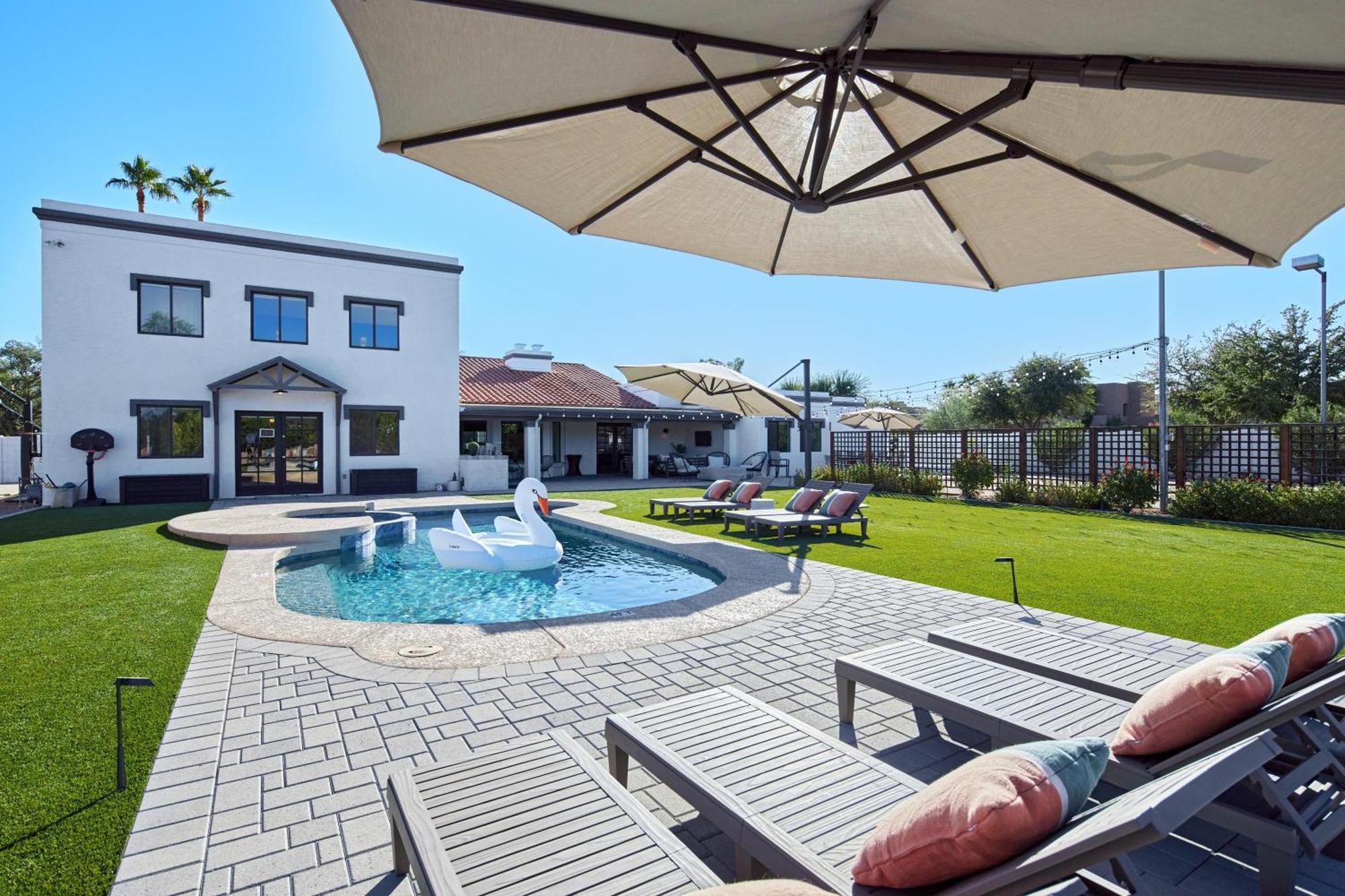 Fresh Of - Pool/spa&sports Court
