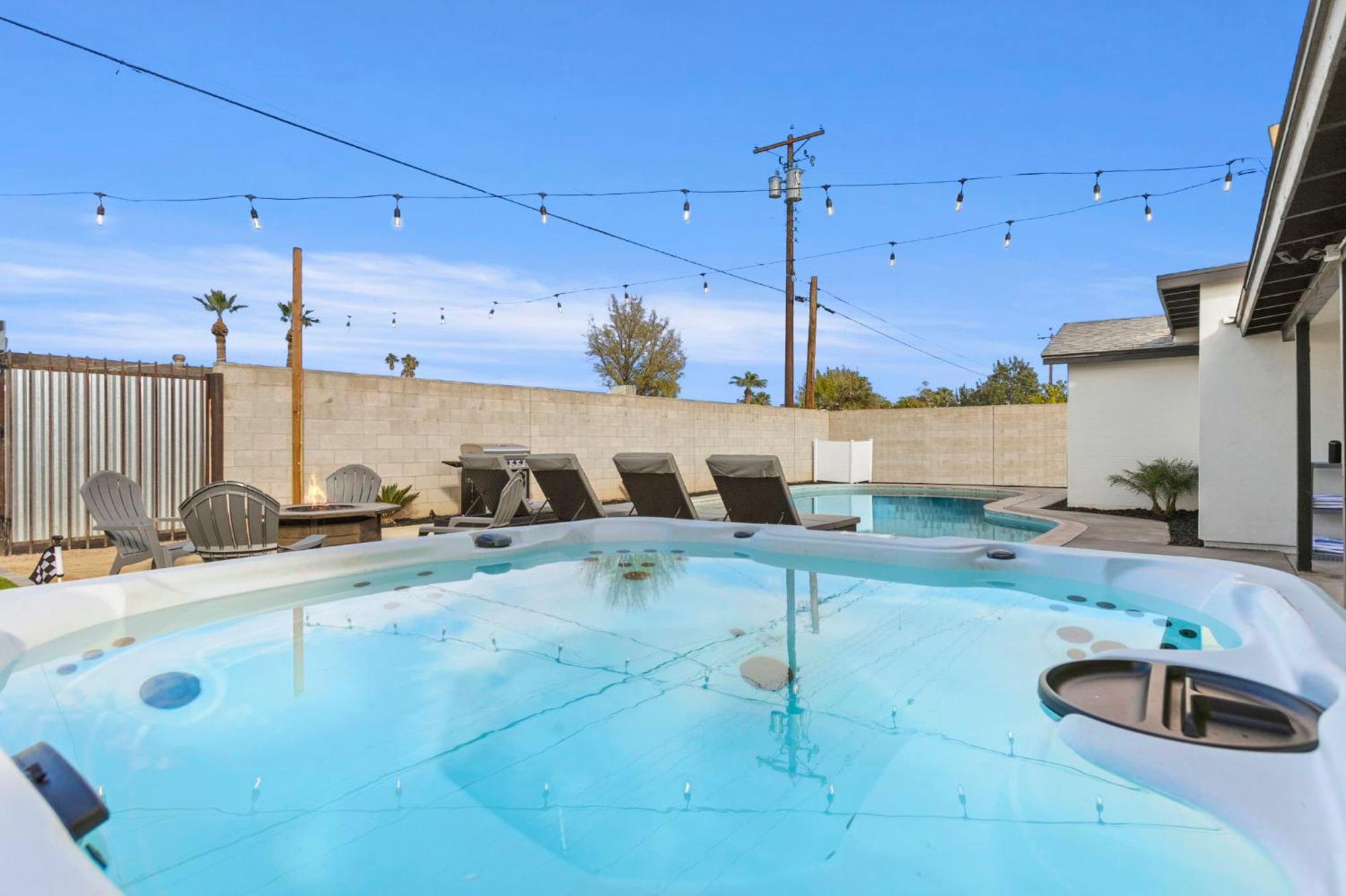 New Hottub Pool Greatroom 5bd Sleep14 Holiday home