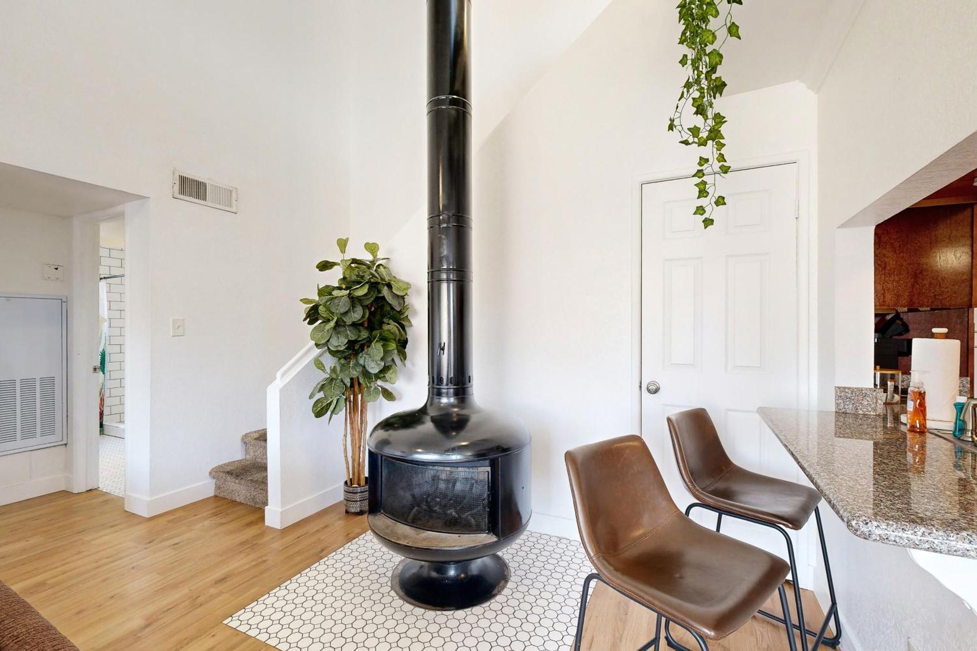Apartment Downtown Hideaway *
