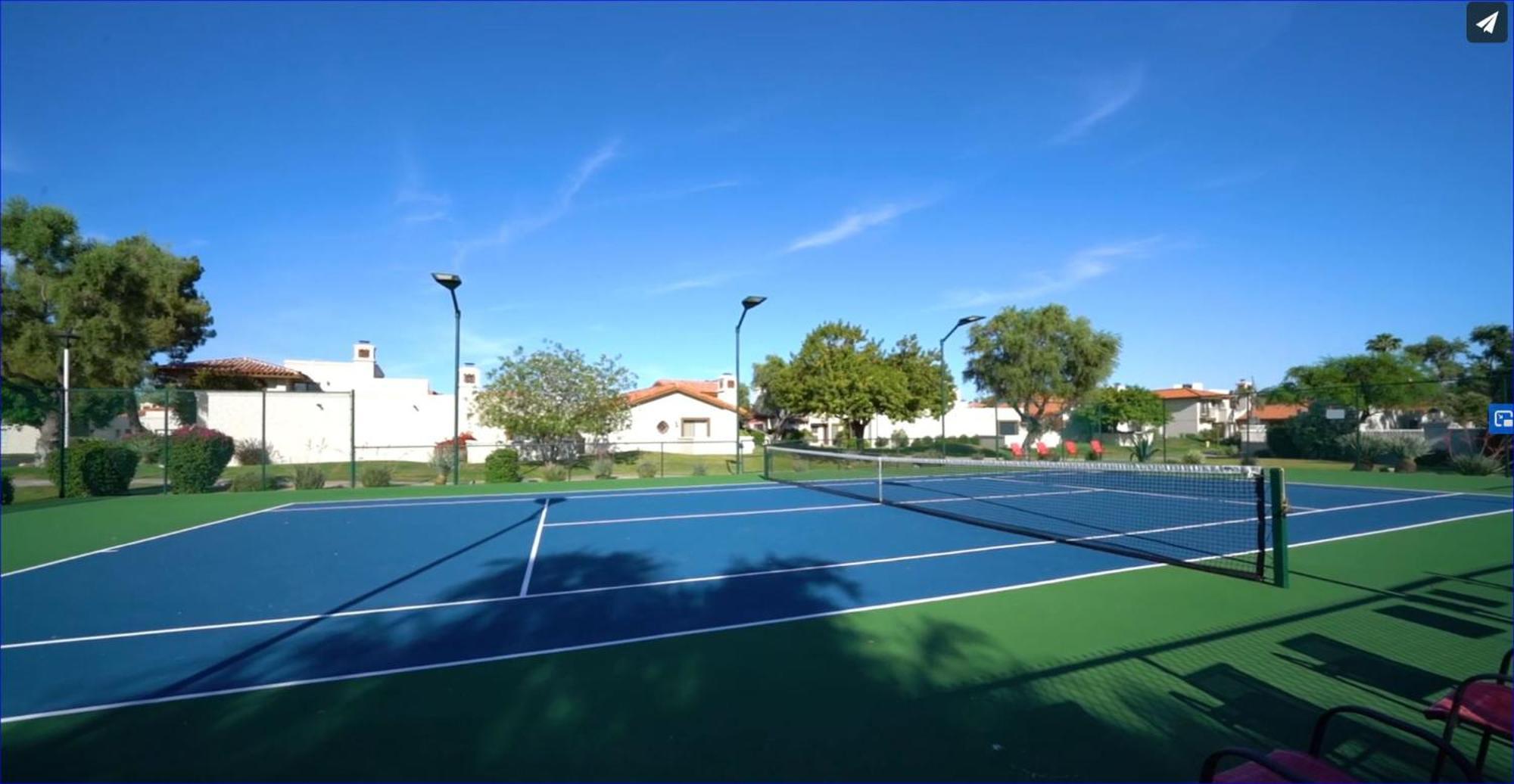 Holiday home Peaceful Privacy-tennis-greenbelt-golf-walkable