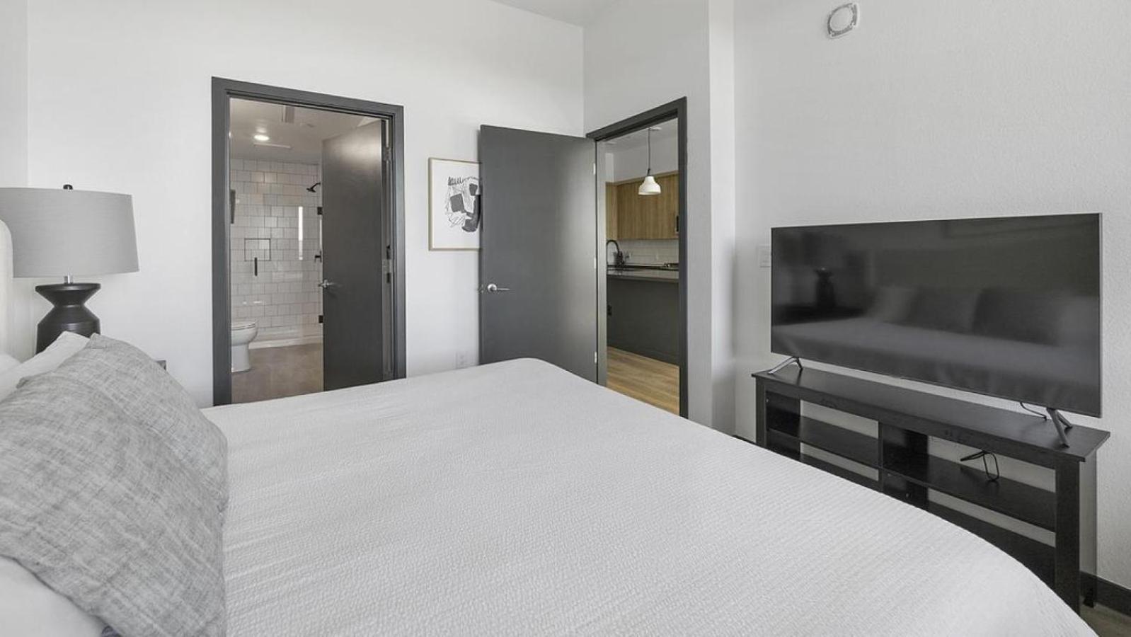 Landing Modern With Amazing Amenities Apartment *