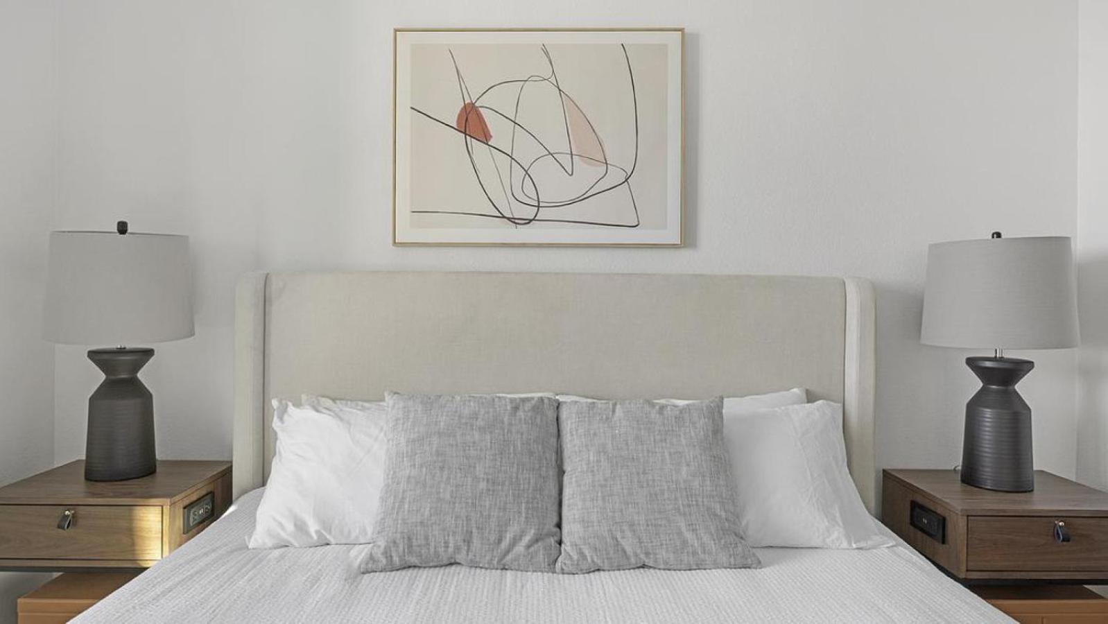 Landing Modern With Amazing Amenities Apartment